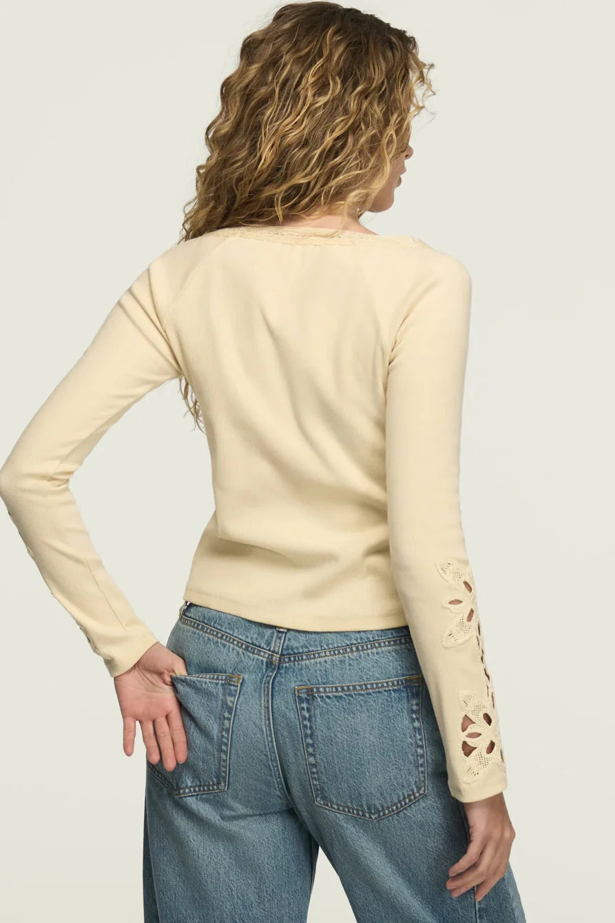 Lucky Brand Women's Lace Notch Neck Fitted Top - Cream - Image 3