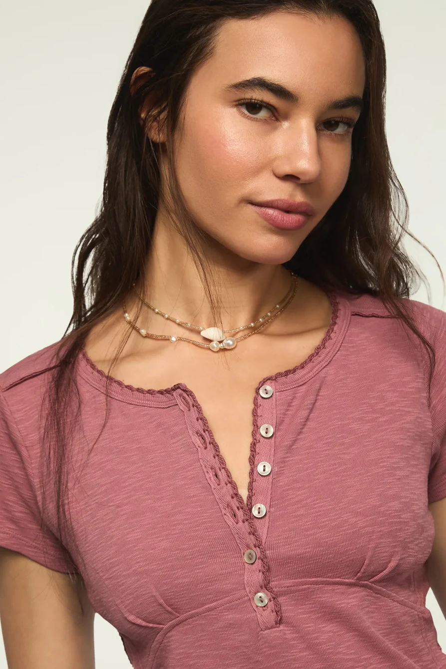 Lucky Brand Women's Crochet Trim Short Sleeve Henley - Lilas - Image 2