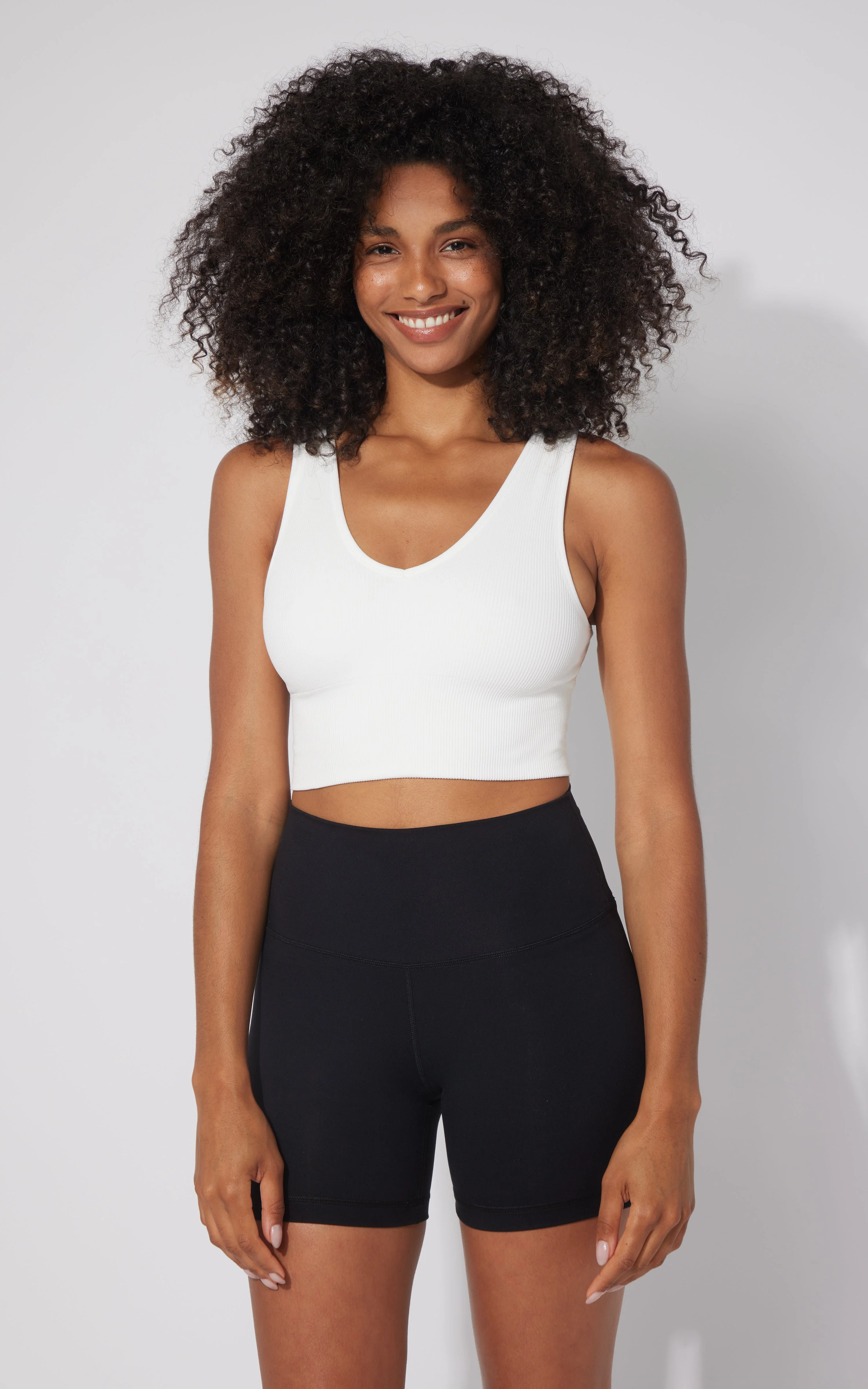 2 PK Ribbed Seamless V-Neck Cropped Tank Top - Image 8