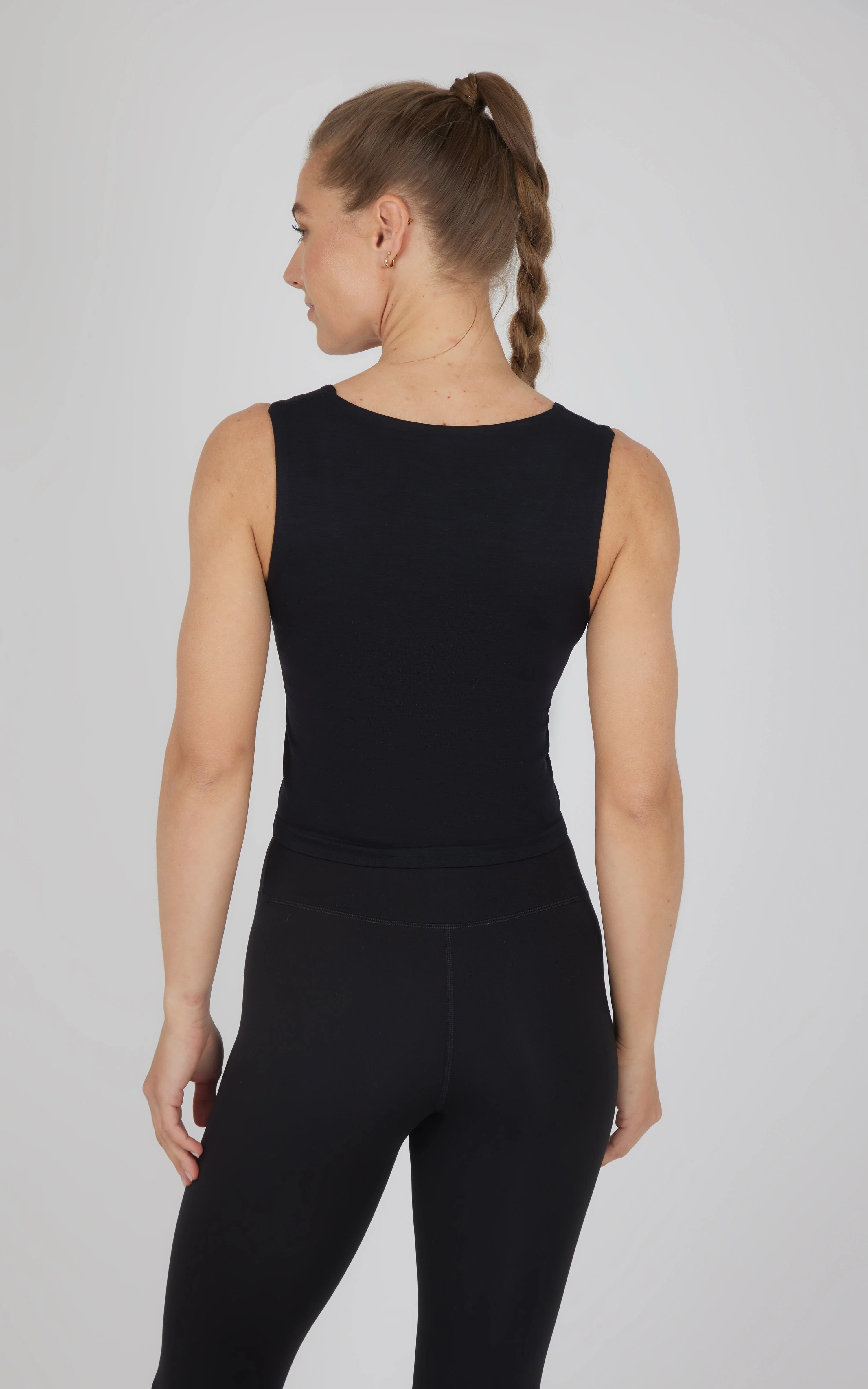 2 PK Seamless Coraline Meet and Greet Tank - Image 13