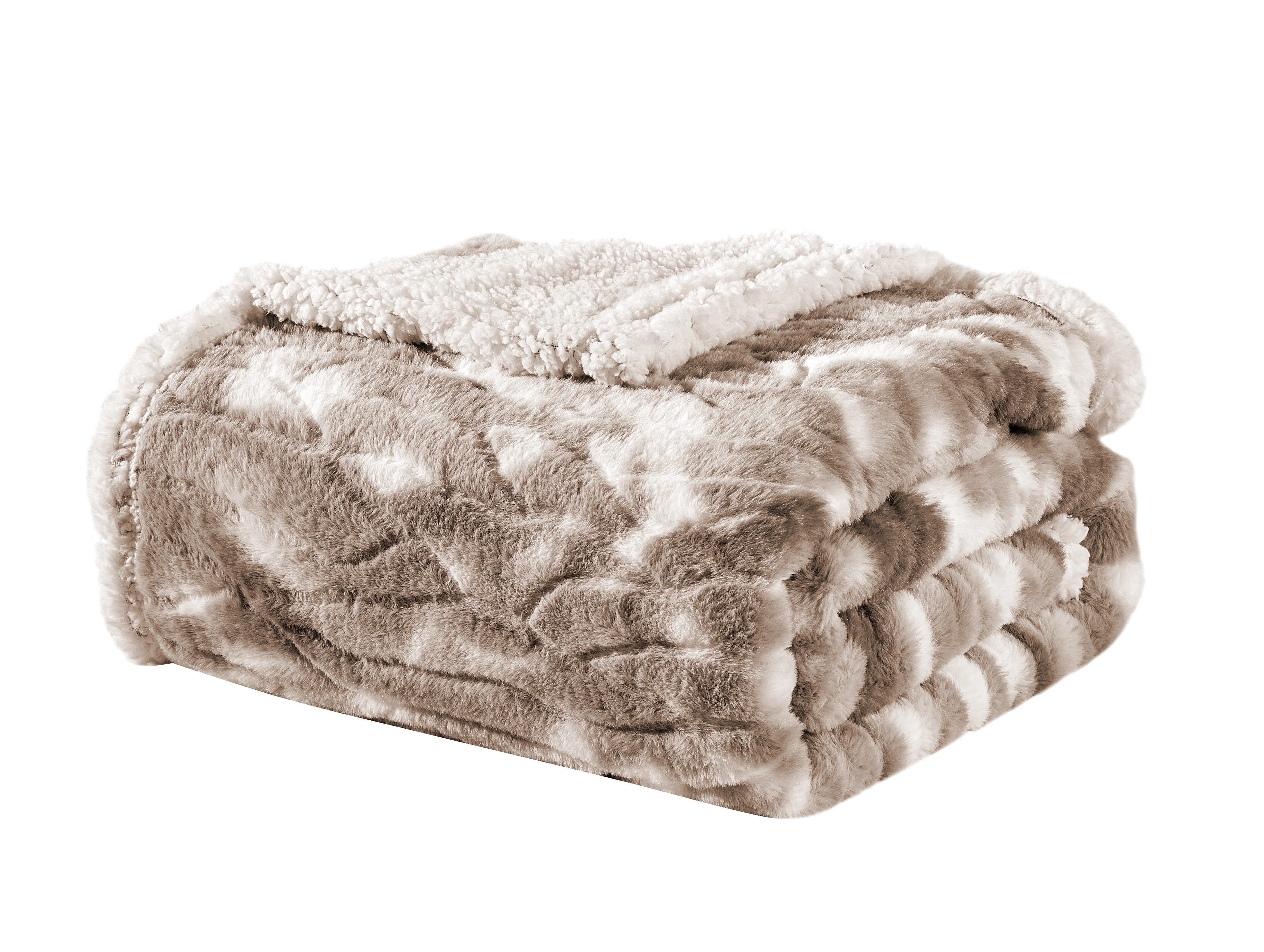 Alaska Faux Fur Sherpa Blanket Queen Size - Image 5
