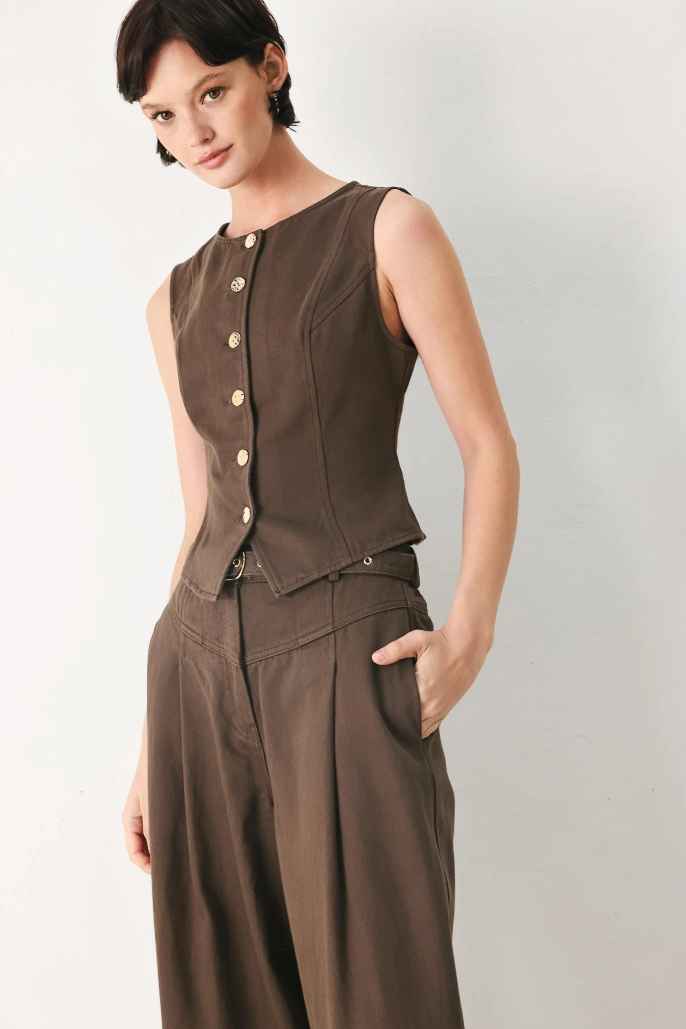 Brown Sugar Statement Woven Vest - Image 4