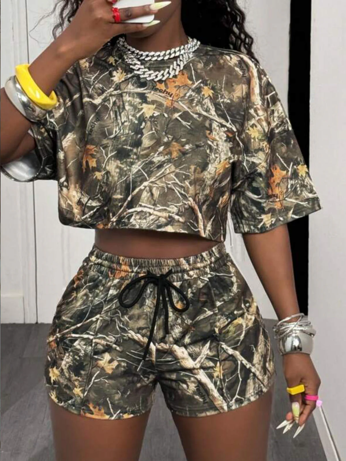 Chic YC Women's Camo Print Cropped T-Shirt and Shorts 2 Piece Set Casual Summer Streetwear Loungewear - Image 2