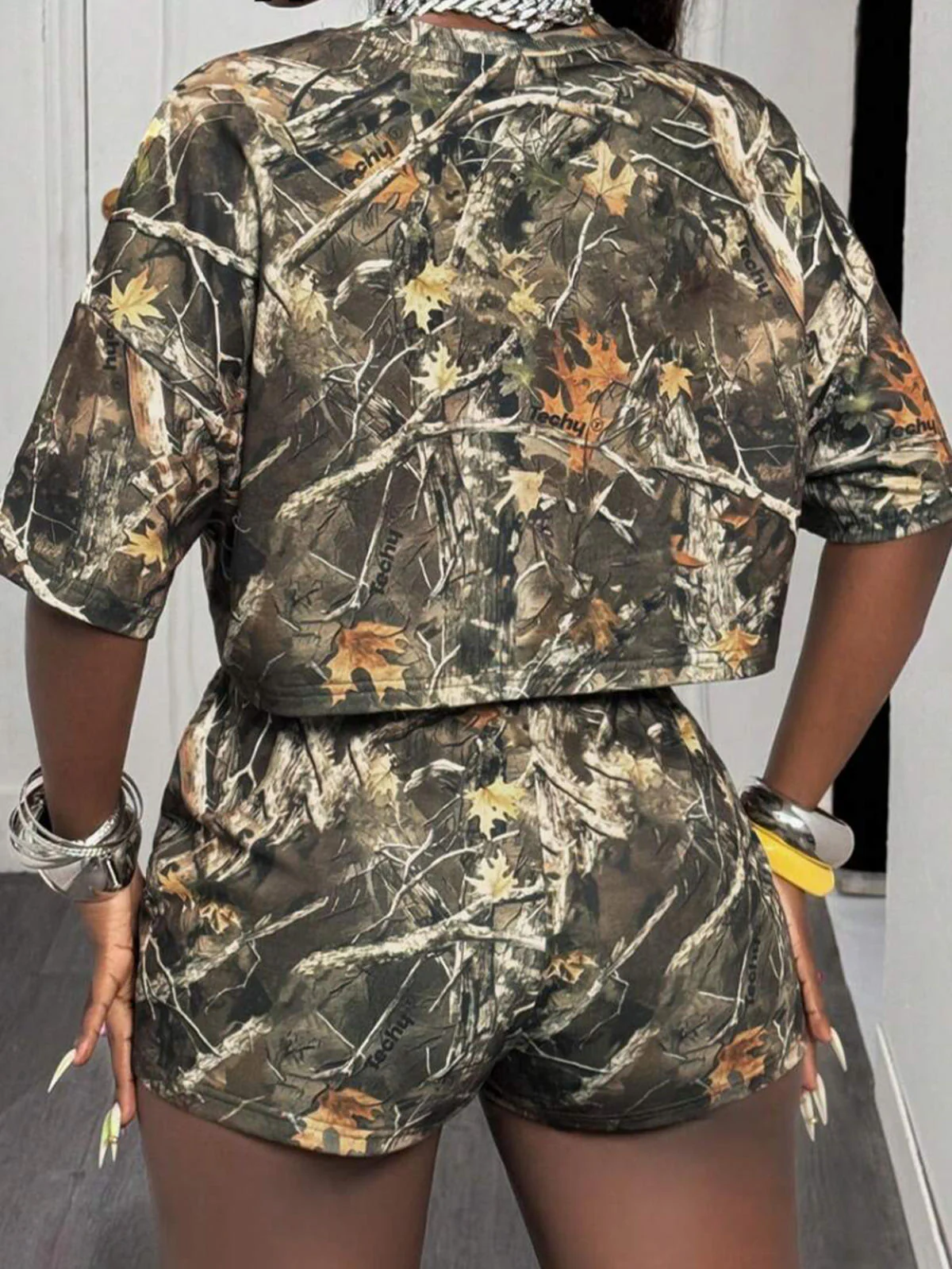 Chic YC Women's Camo Print Cropped T-Shirt and Shorts 2 Piece Set Casual Summer Streetwear Loungewear - Image 3