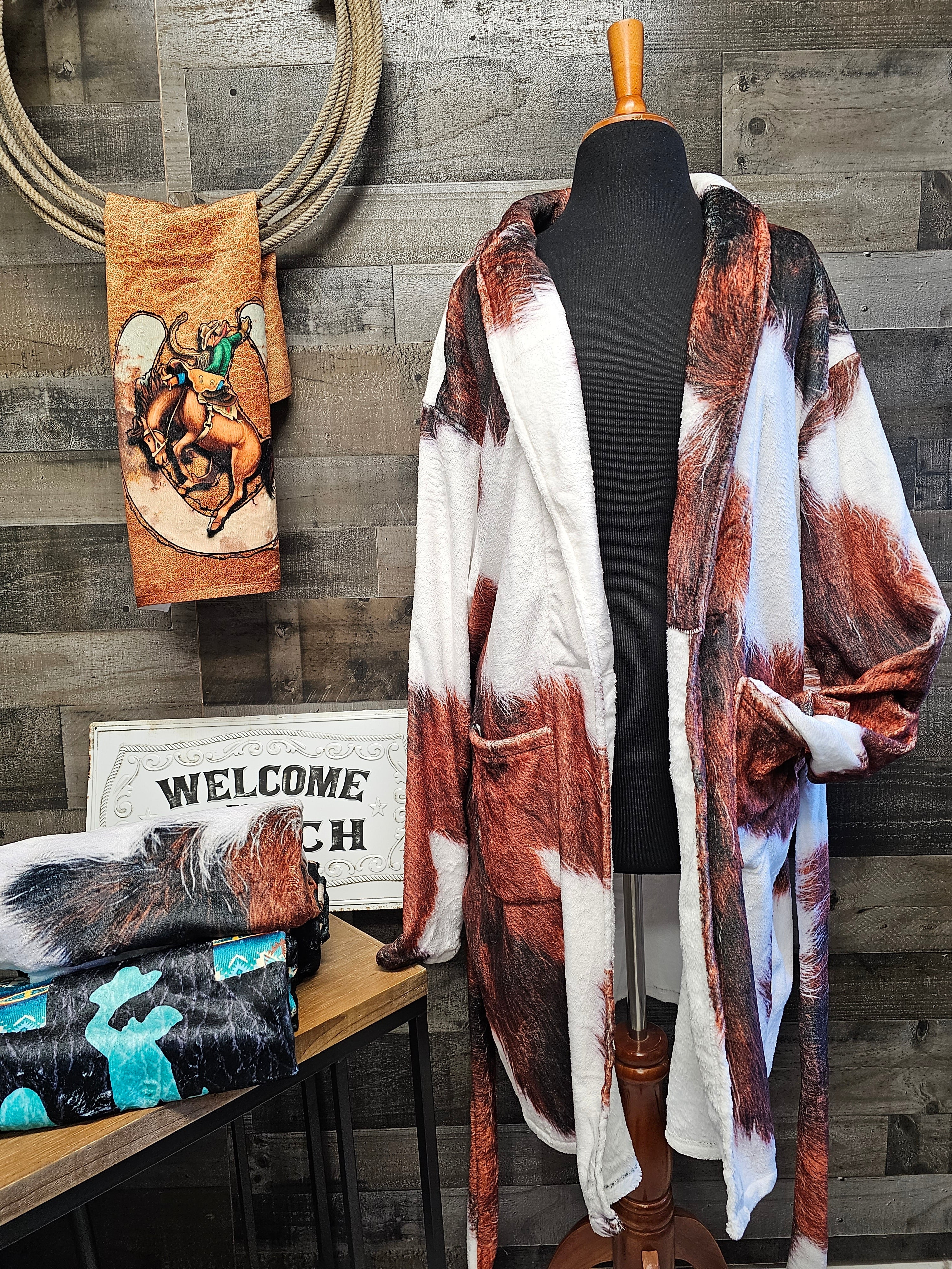 Cowhide Print Women's Western Bath Robe - Image 3