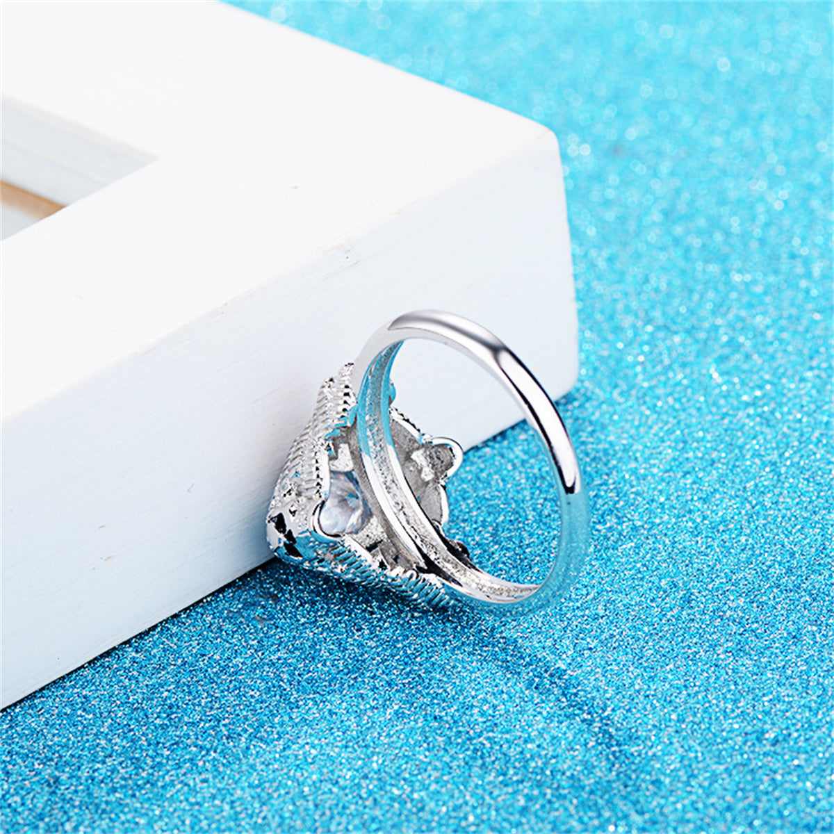 Crystal & Silvertone Skull Ring - Image 8