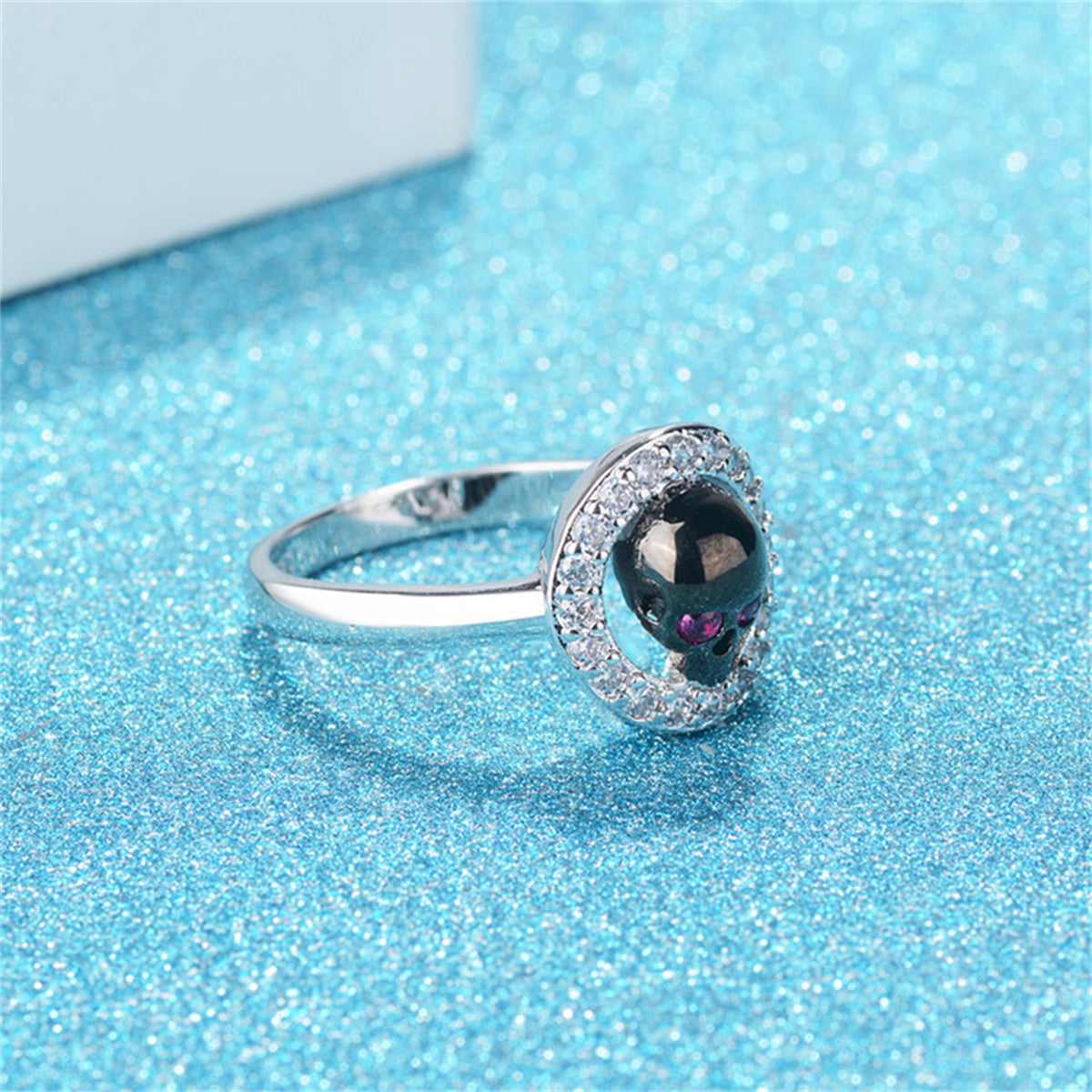 Cubic Zirconia & Silvertone Skull Hola Ring - Image 4