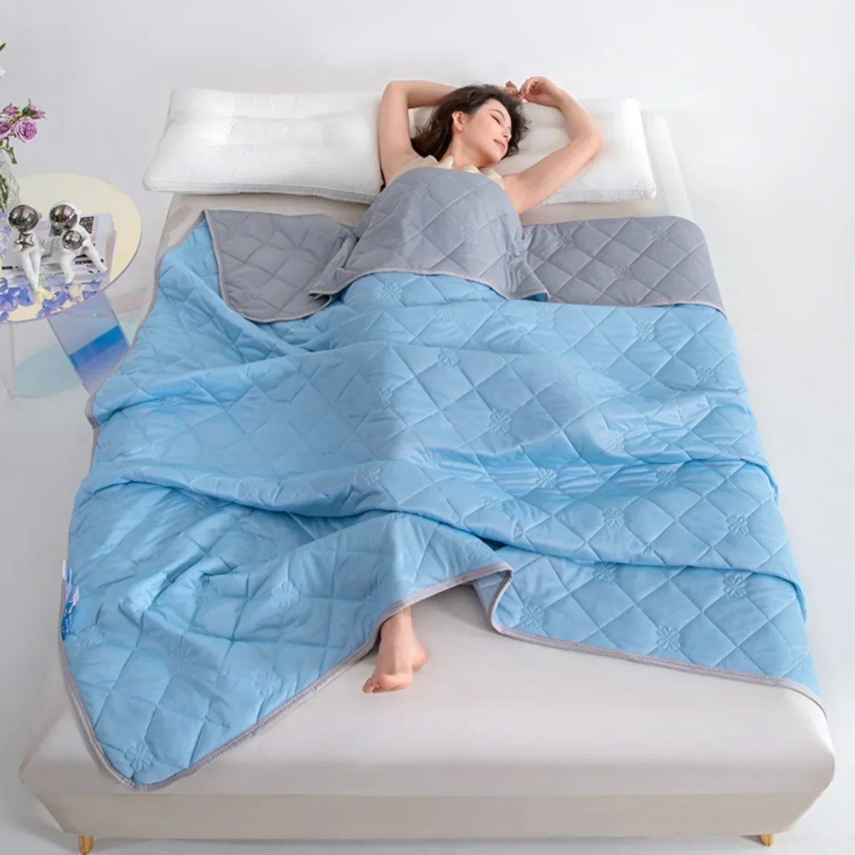 Dual-Sided Cooling Throw Blanket - Image 17