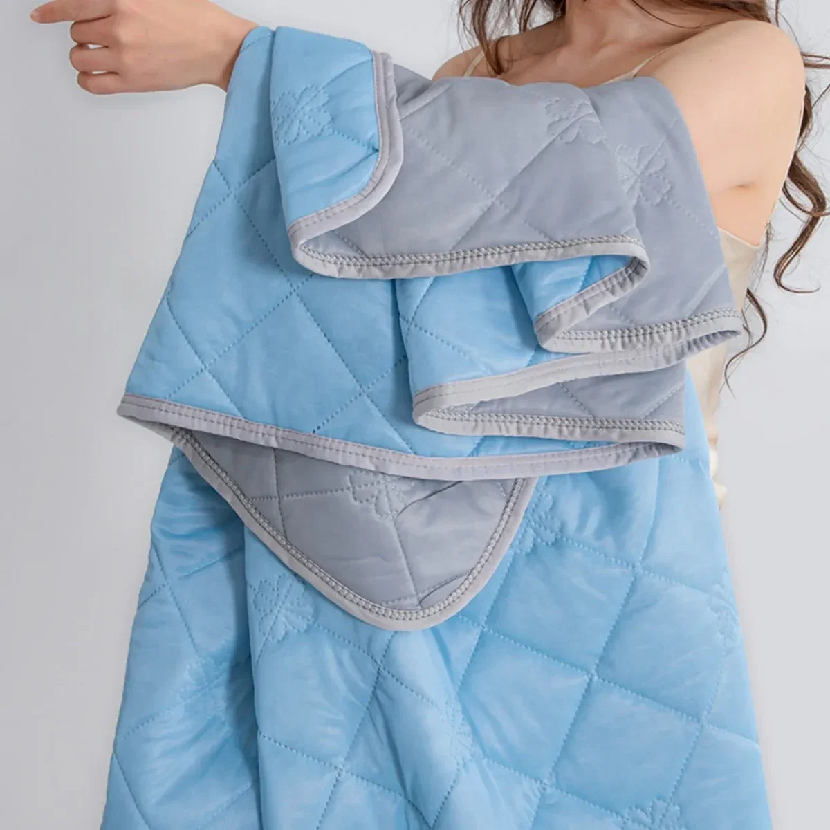 Dual-Sided Cooling Throw Blanket - Image 26