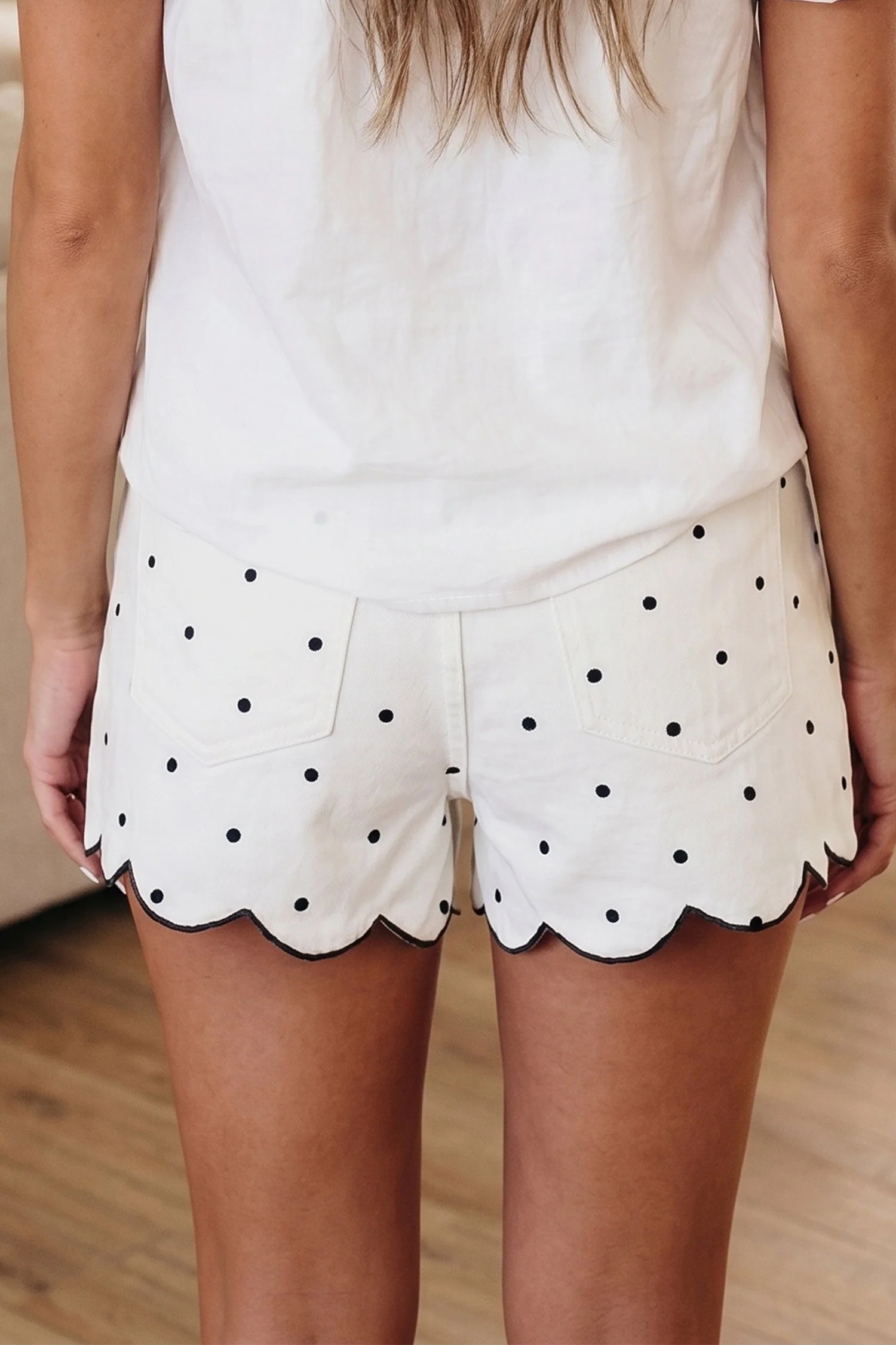 Threaded Pear Elise Embroidered Scallop Hem Shorts - Image 2