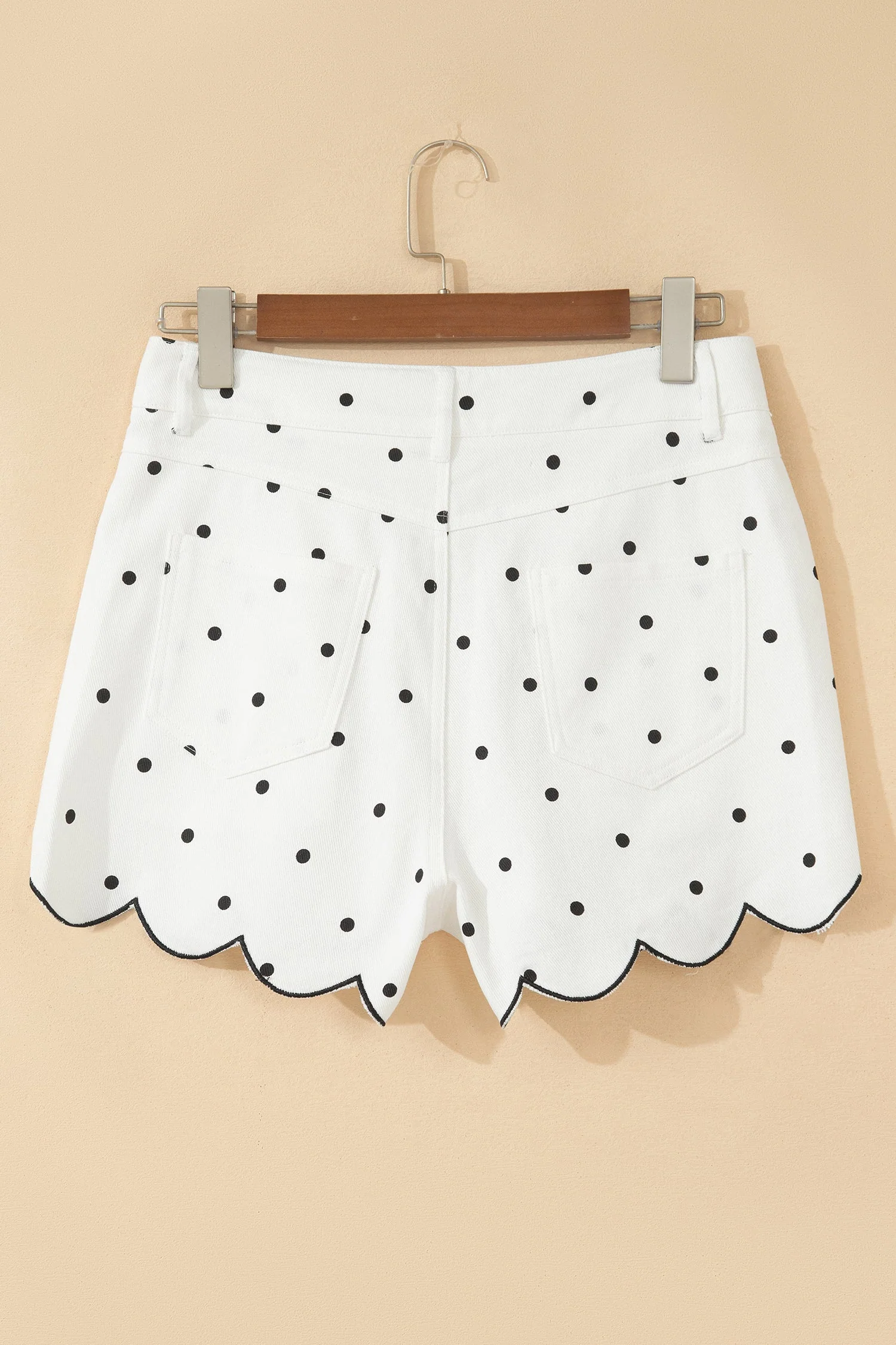 Threaded Pear Elise Embroidered Scallop Hem Shorts - Image 4