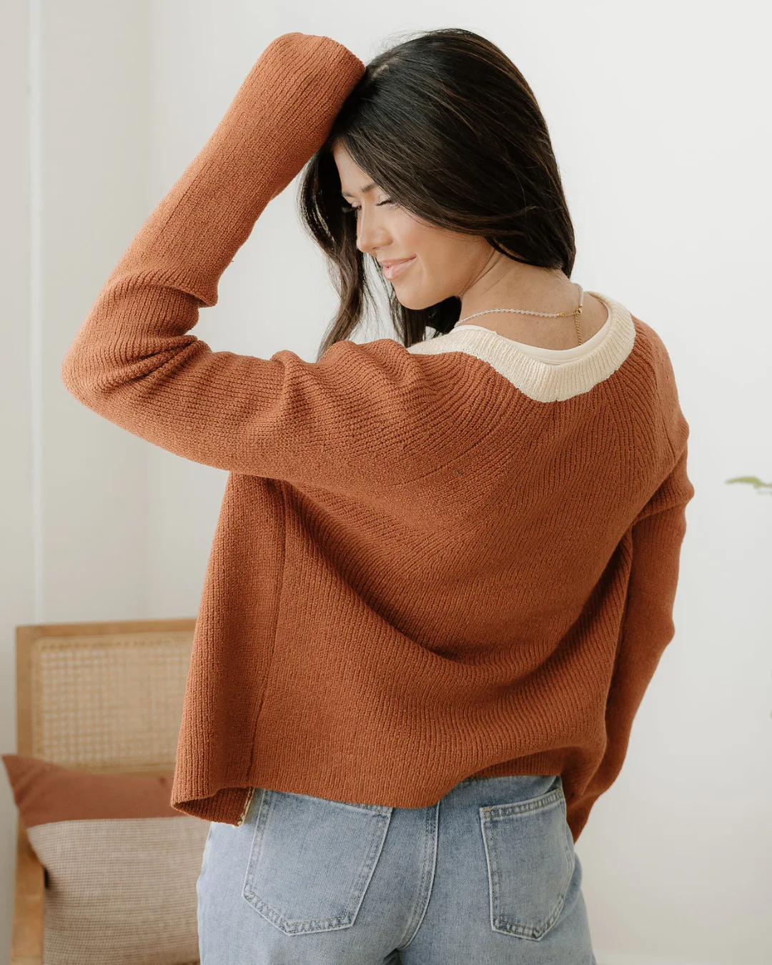 Ember Contrast Color V Neckline Knit Cardigan - Image 5