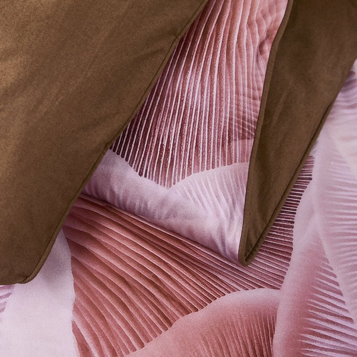 Gilded Spore Cotton Comforter Set - Image 6
