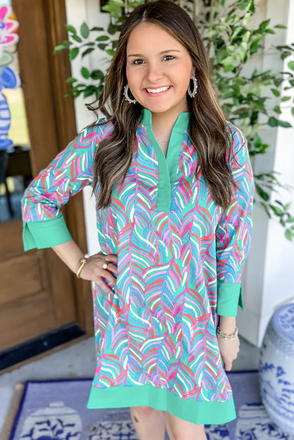 Green Abstract Print Split Neck Bracelet Sleeve Shift Dress - Image 3