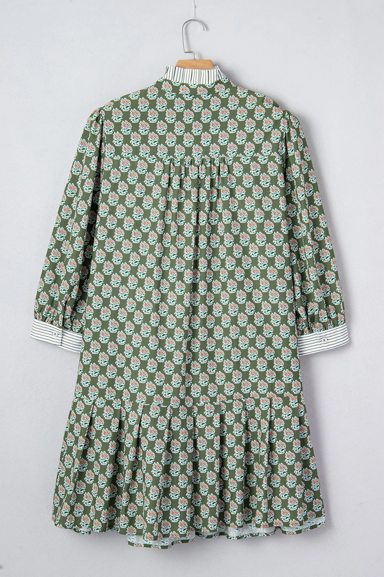 Green Contrast Striped Frilled Collar 3/4 Sleeve Plus Size Floral Dress - Image 4