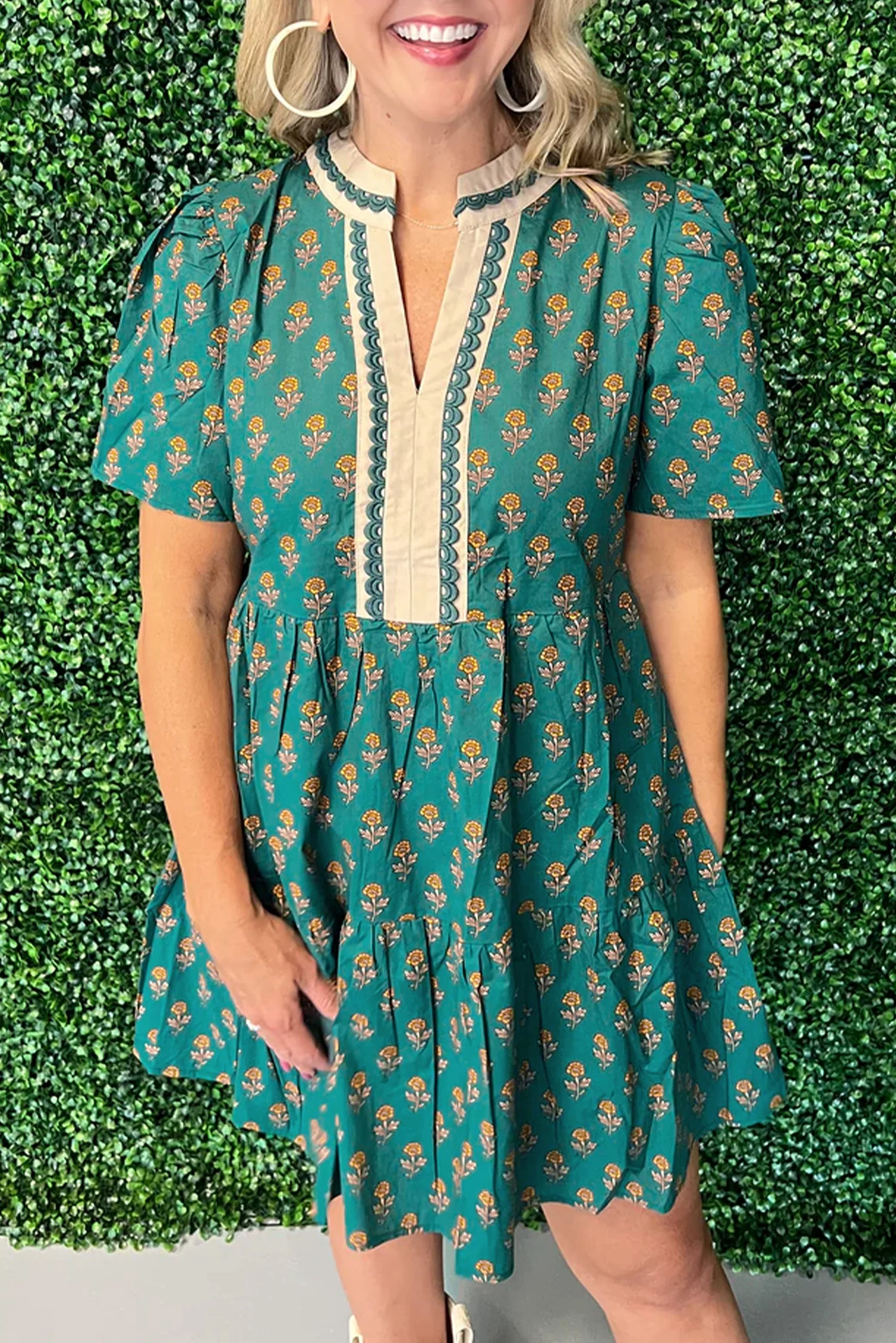 Green Contrast Trim V Neck Short Sleeve Floral Dress - Image 2