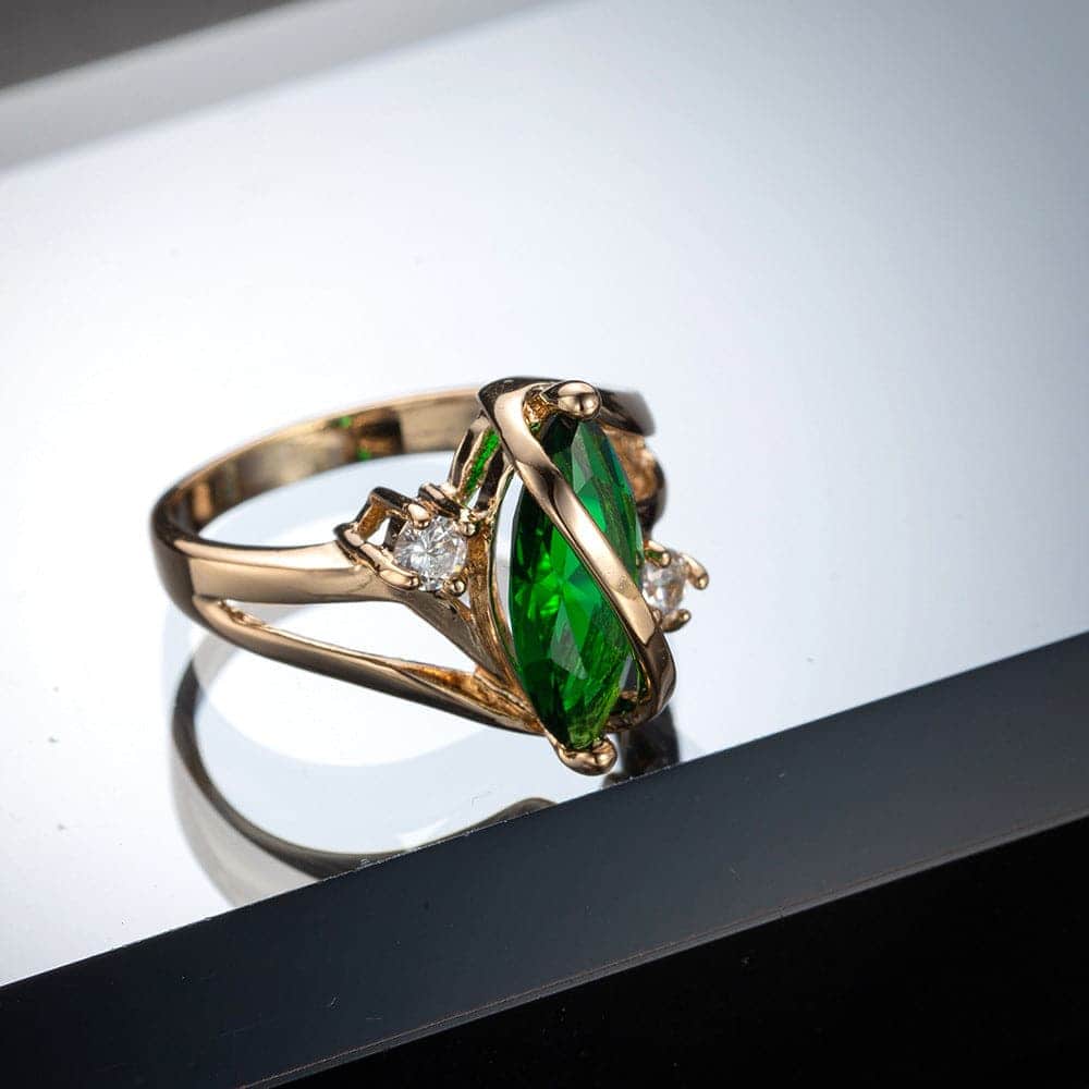 Green Crystal & Cubic Zirconia Oval Ring - Image 5