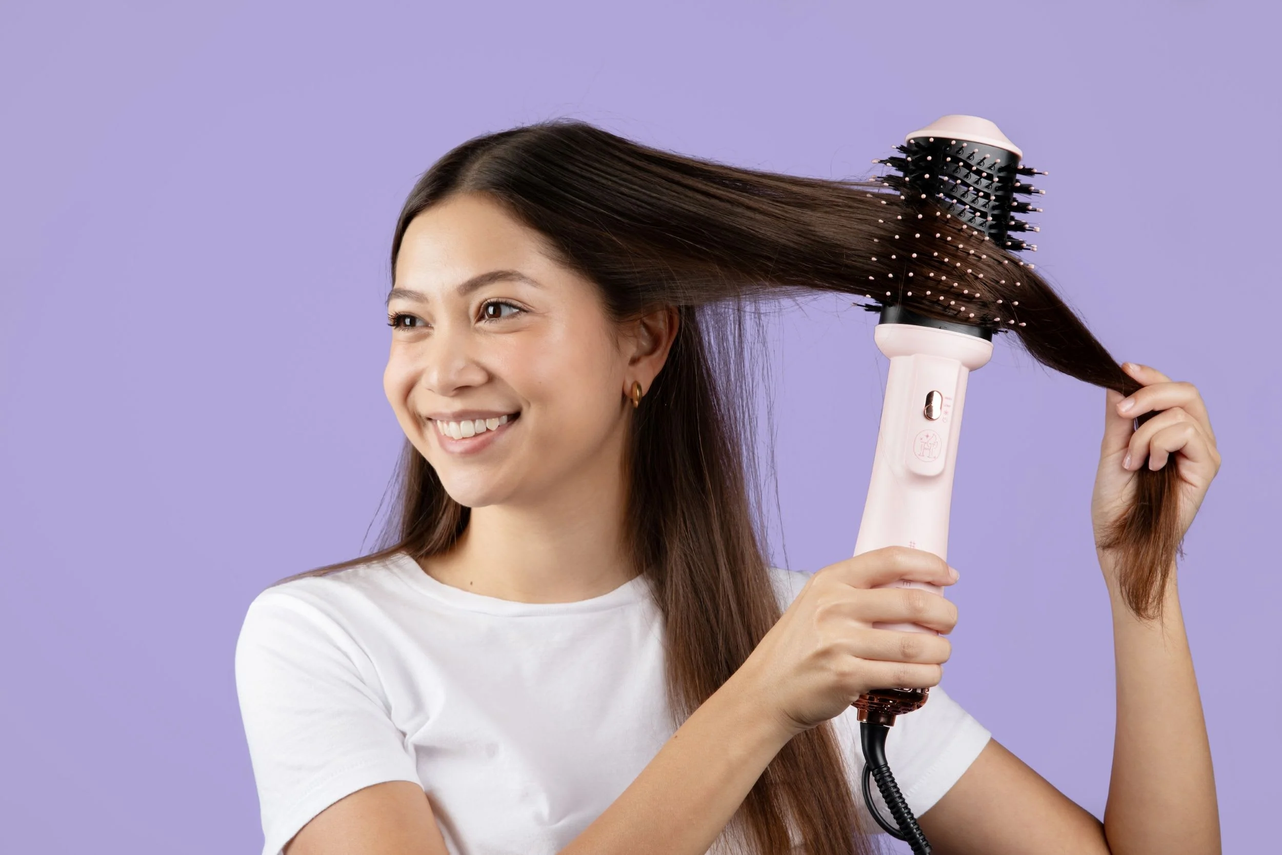 HAUTENESS - 4-in-1 Blowout Brush Hair Dryer – Hot Air Brush for Drying, Straightening & Volume - Image 9