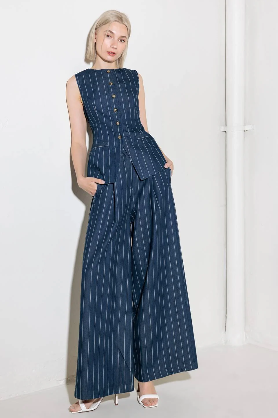 Hold Joy in Indigo Woven Pants