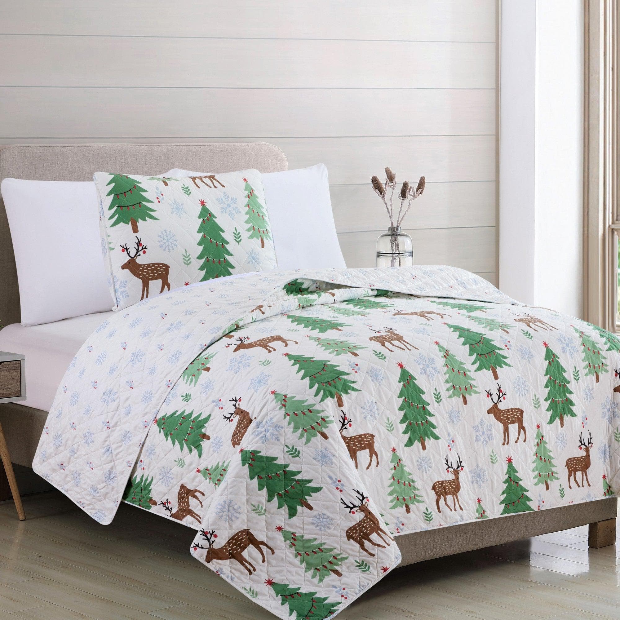 Holiday Quilt - Holly Collection - Image 2