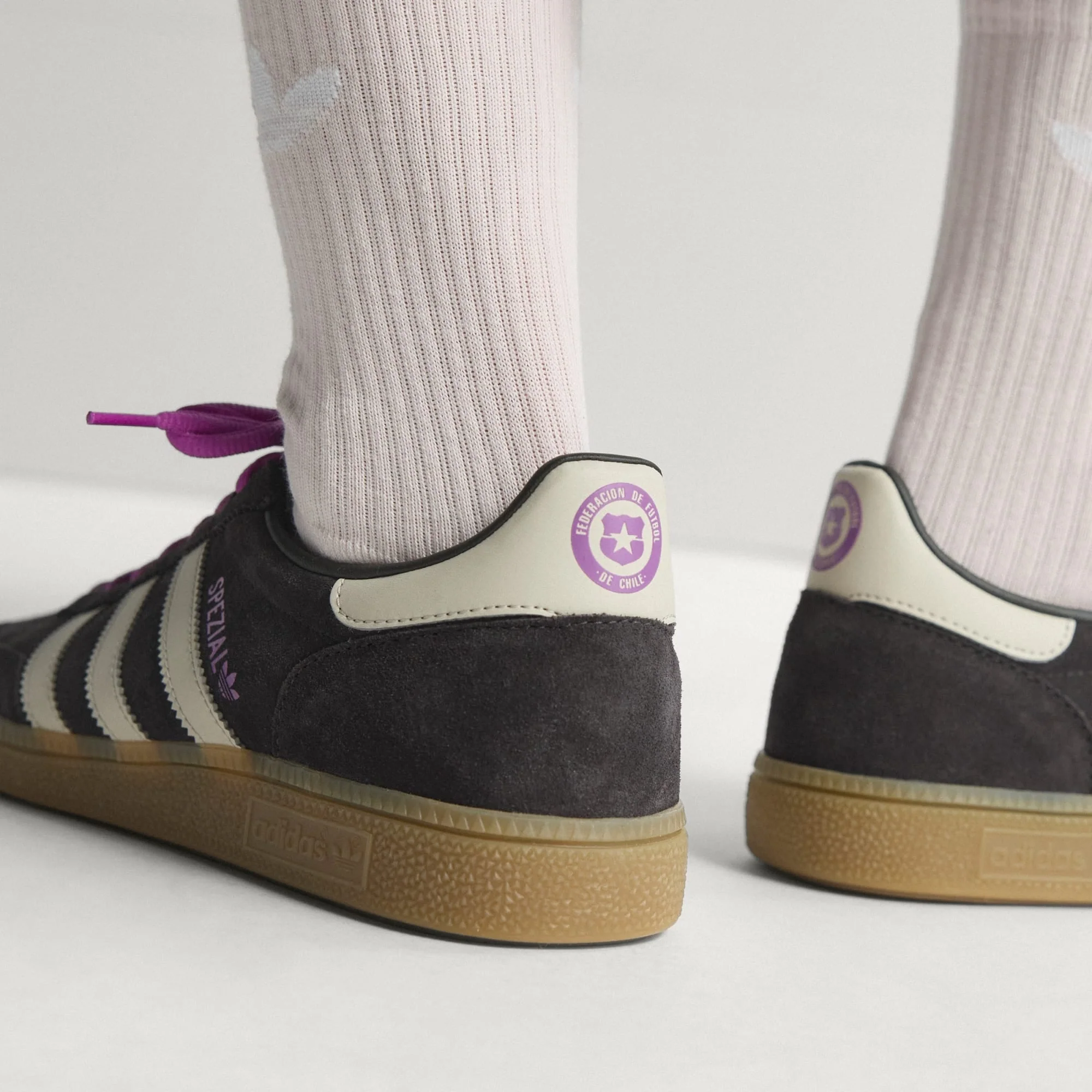 [HQ9439] Men's adidas Handball Spezial 'FIFA World Cup 2026 Chile' - Image 5