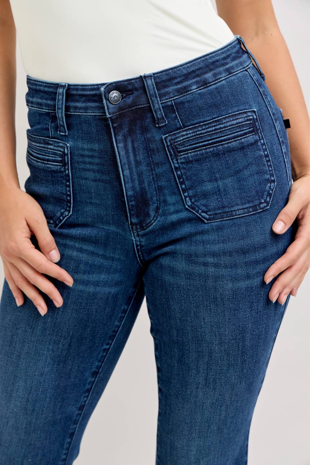 Joey - High Waist Flare w/ Vintage Pockets Jeans - Image 4