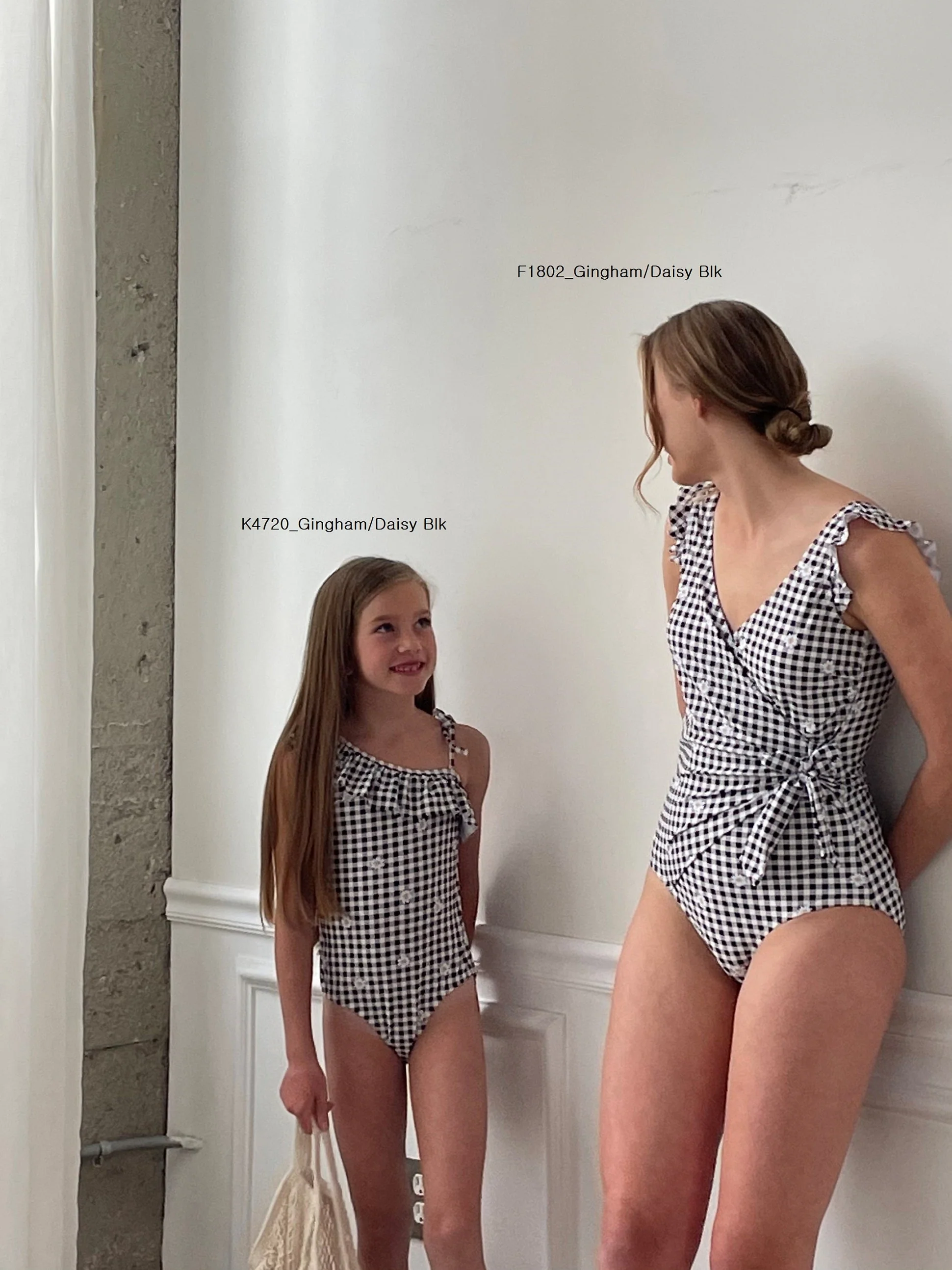 Marina West K4720 One-Piece Swimsuit (Gingham Daisy Black) - Image 4