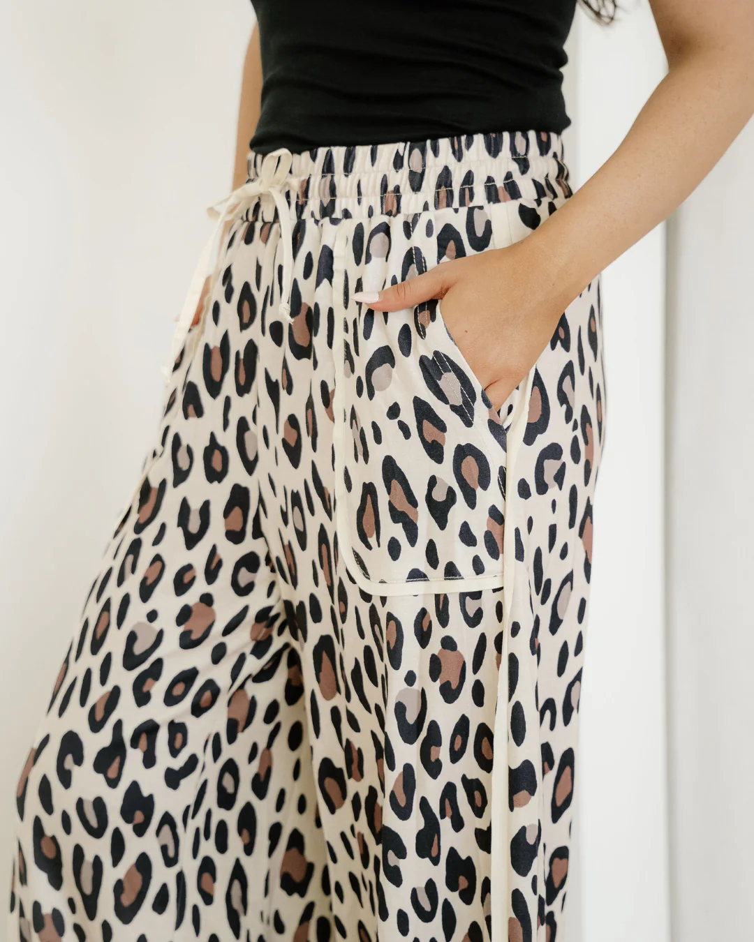 Kahlani Leopard Drawstring Wide Leg Cropped Pants - Image 4