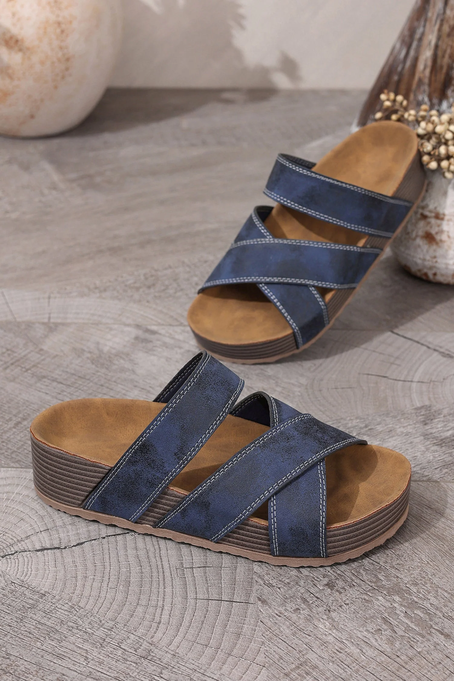 Threaded Pear Kayla Band Retro Platform Slippers - Image 6