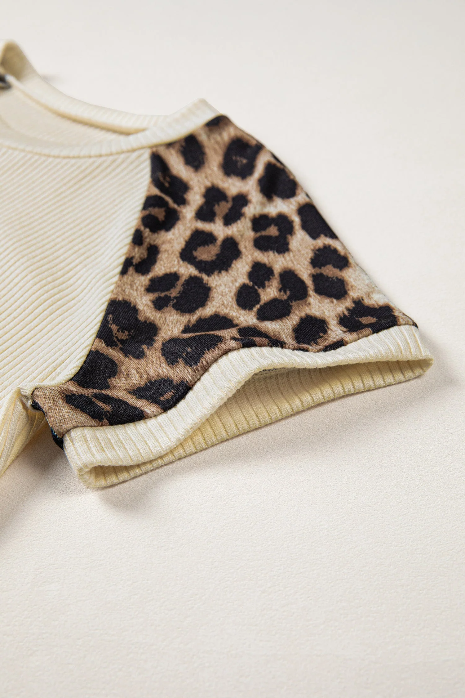 Threaded Pear Keily Contrast Sleeve Loose Tee - Image 7