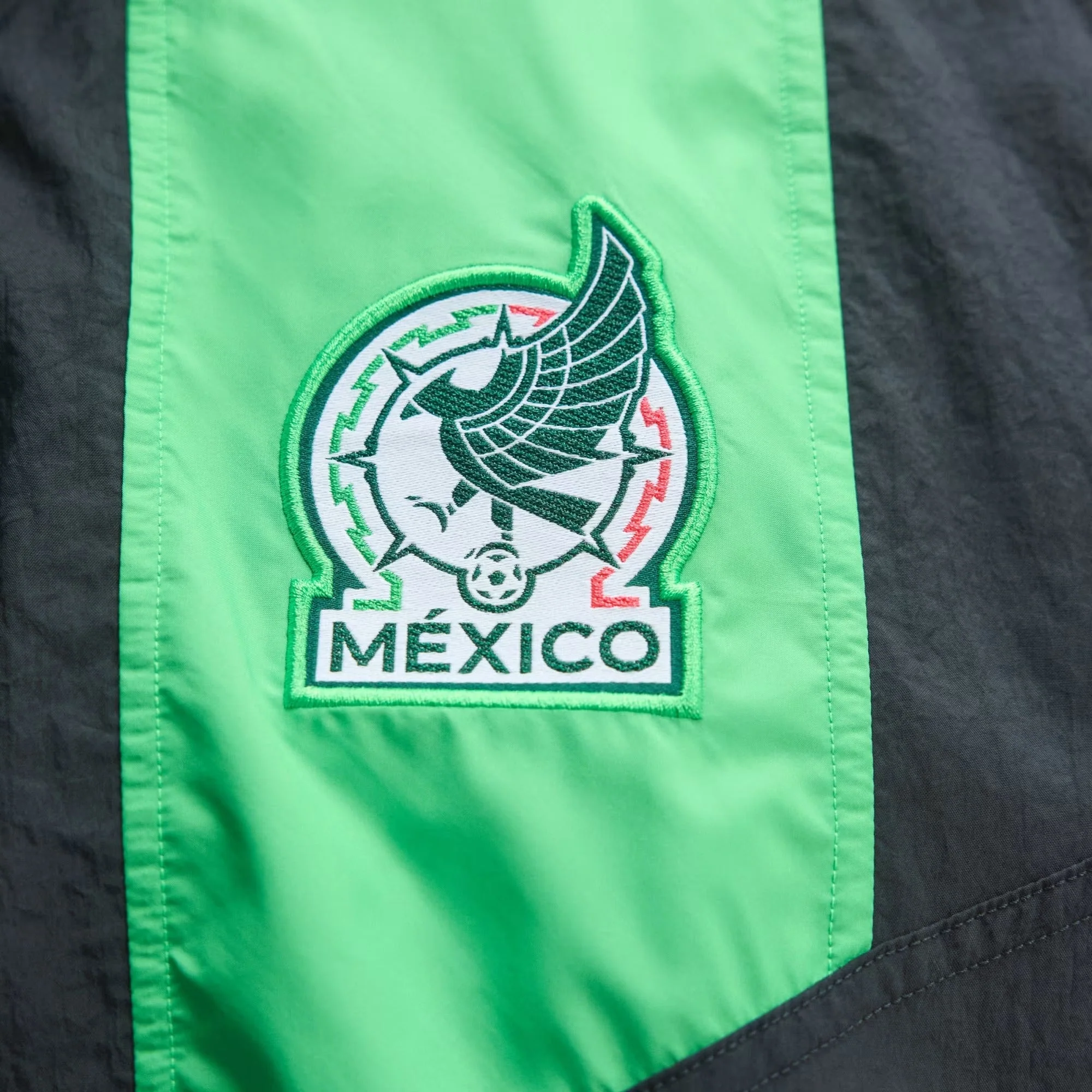 [kg2572] Mens Adidas Mexico Eqt Track Top - Black - Image 4