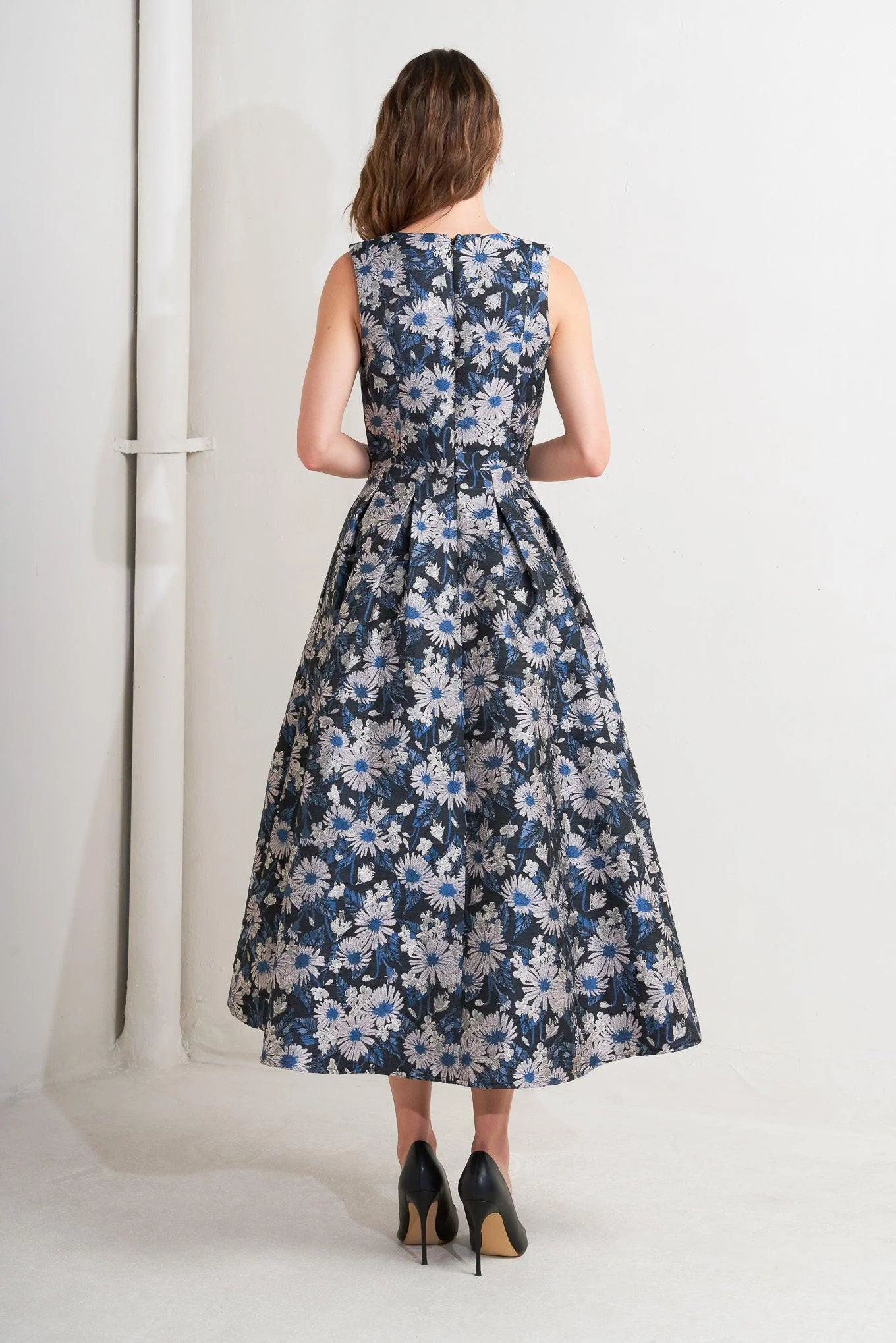 Lux Blooming Woven Jacquard Midi Dress - Image 5