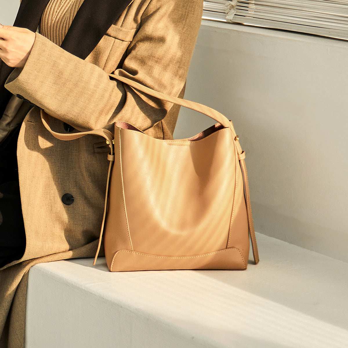 Luxe Genuine Leather Bucket Tote Shoulder Bag - Image 4