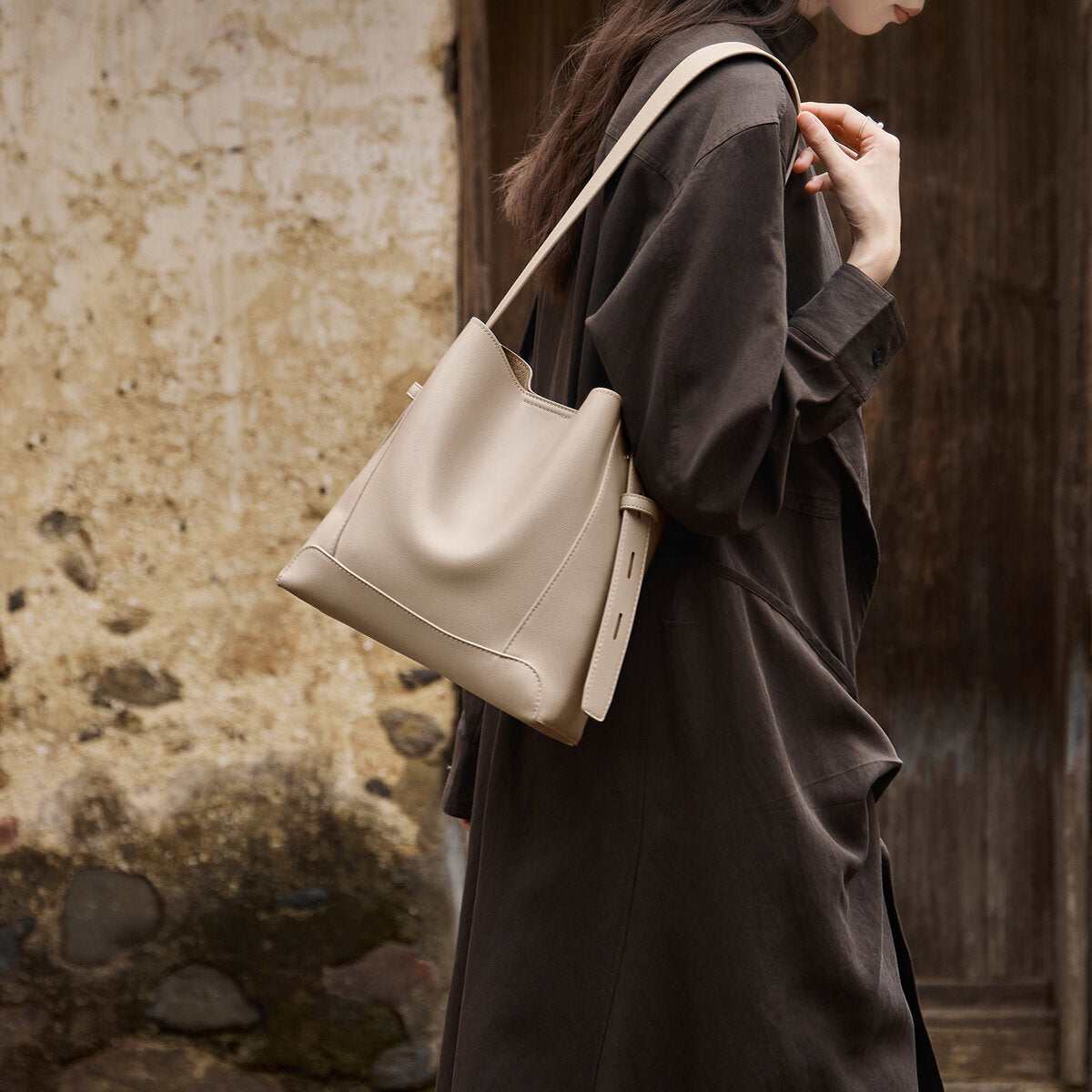 Luxe Genuine Leather Bucket Tote Shoulder Bag - Image 48