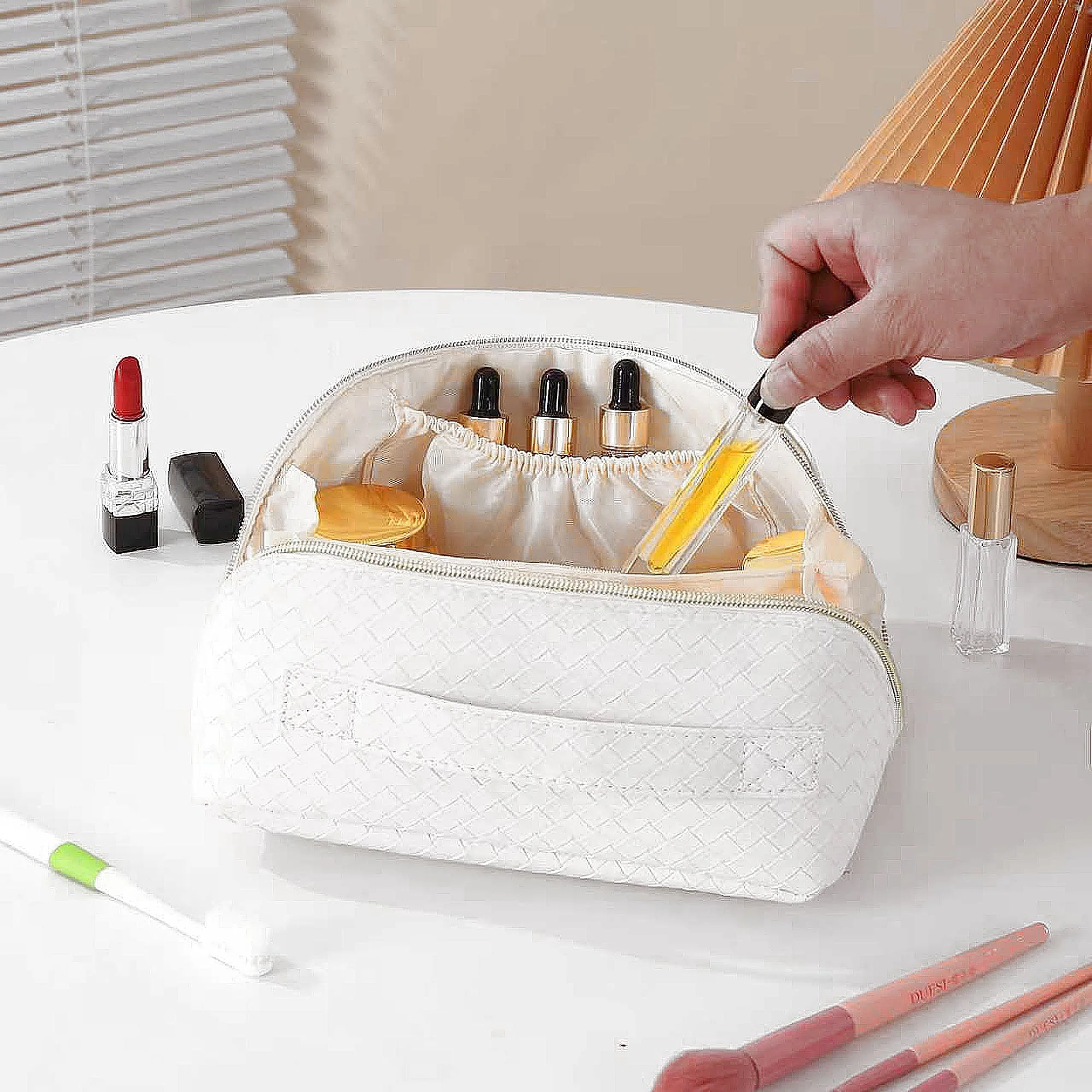 Makeup Bag White PU Leather Travel Cosmetic Organizer for Daily Use - Image 8