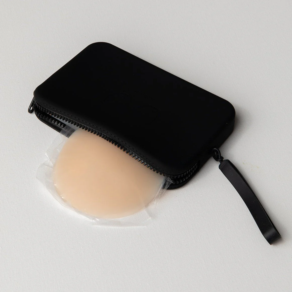Match Maker - Silicone Travel Case + x1  Silicone Stick-On Bra - WSL - Image 4