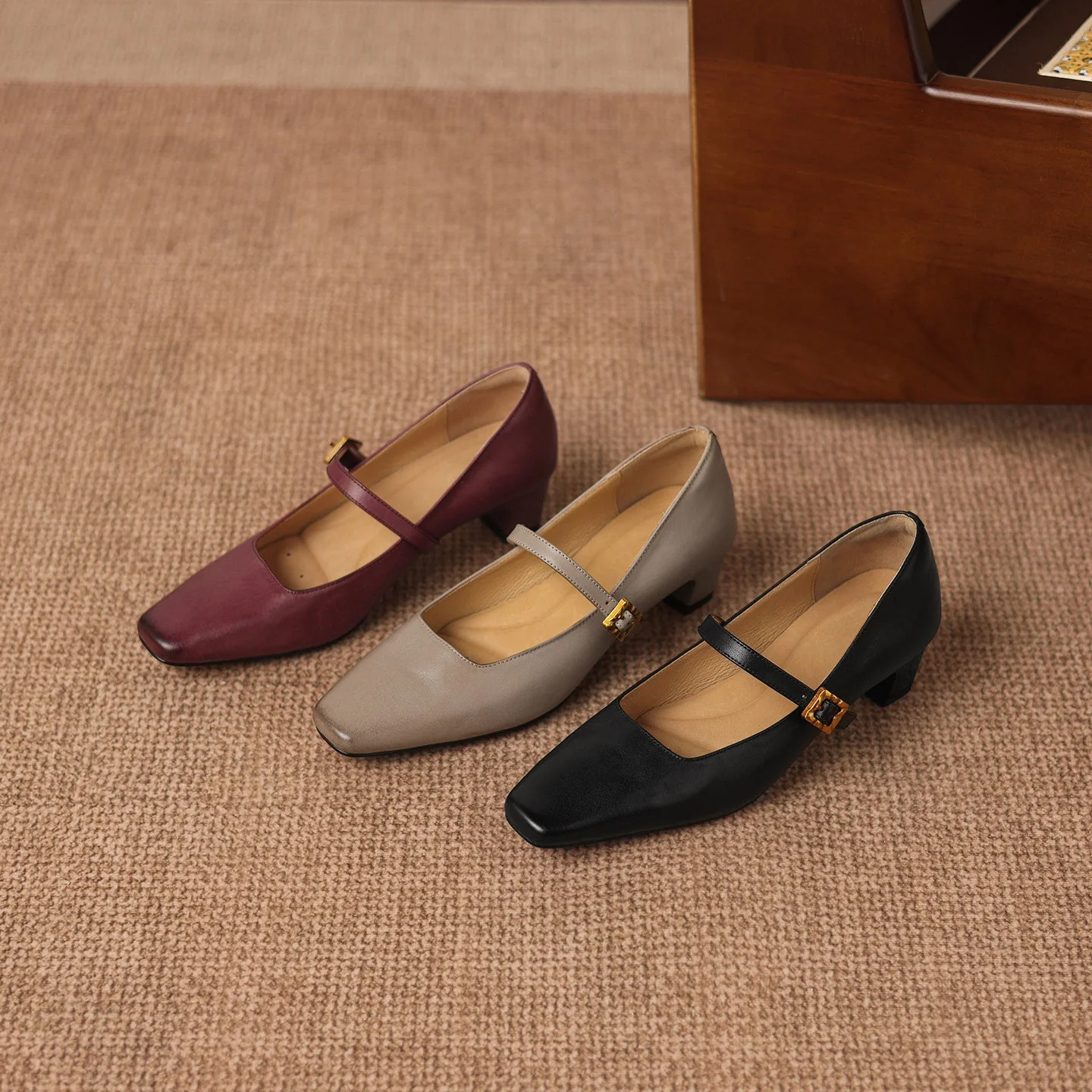 Mid-Heel Pumps - Full-Grain Leather Women's Classic Slip-On Court Shoes - Image 7