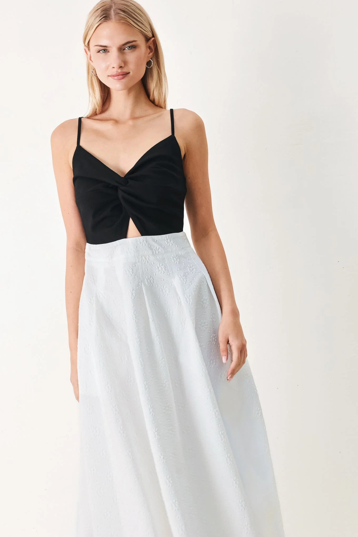 Modern Contrast Midi Dress - Image 4