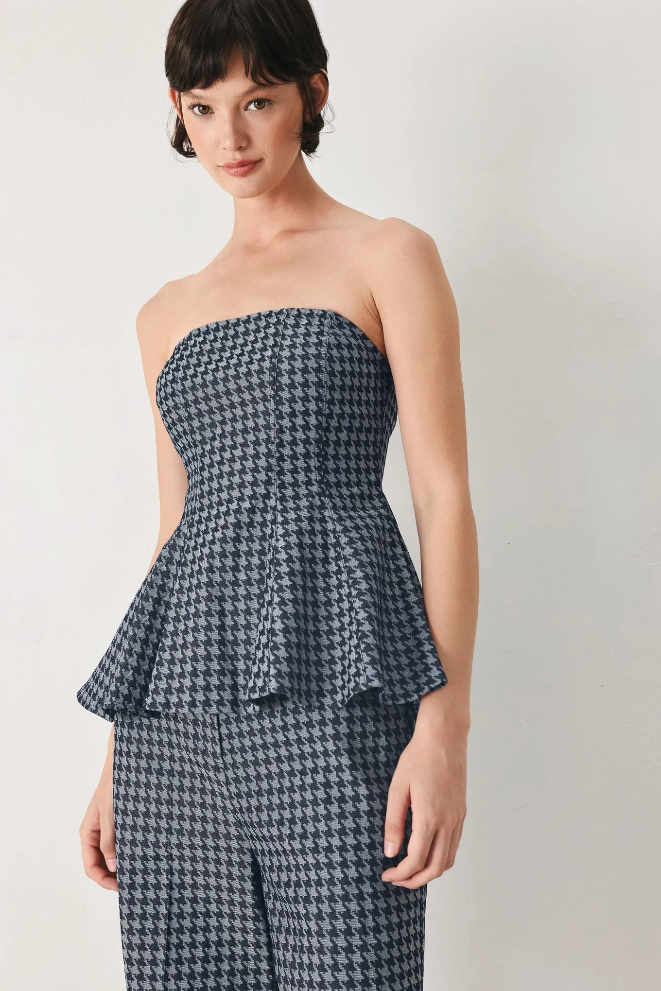 Noir Society Woven Tube Top - Image 3