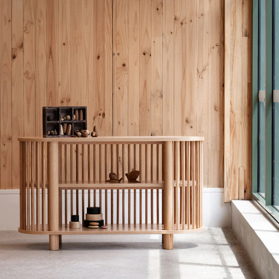 Oak Two Tiered Fluted Shelf - Image 12