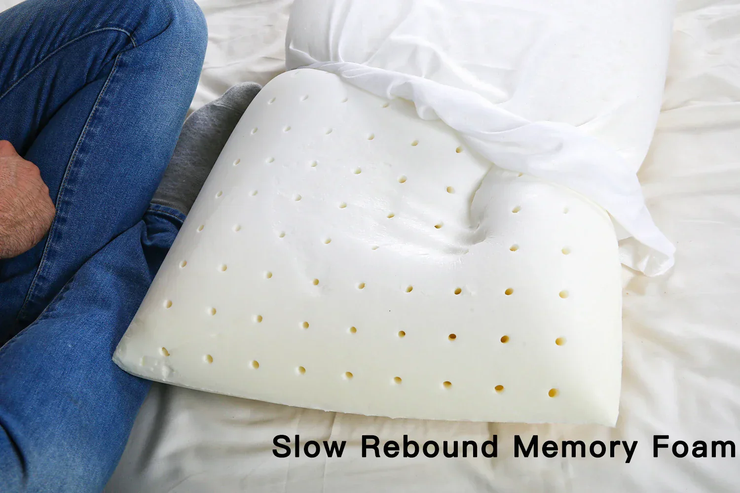 Orthopedic Cooling Memory Foam Pillow - Image 3