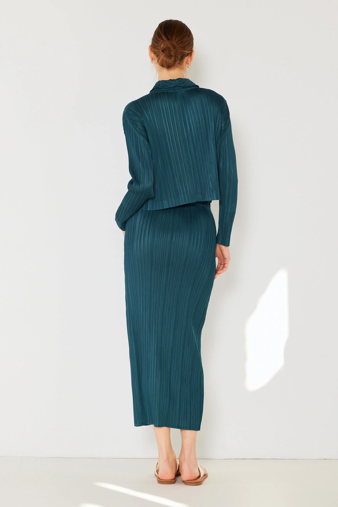 Marina West J03CR Pleated Cropped Button-Up Top - Image 11