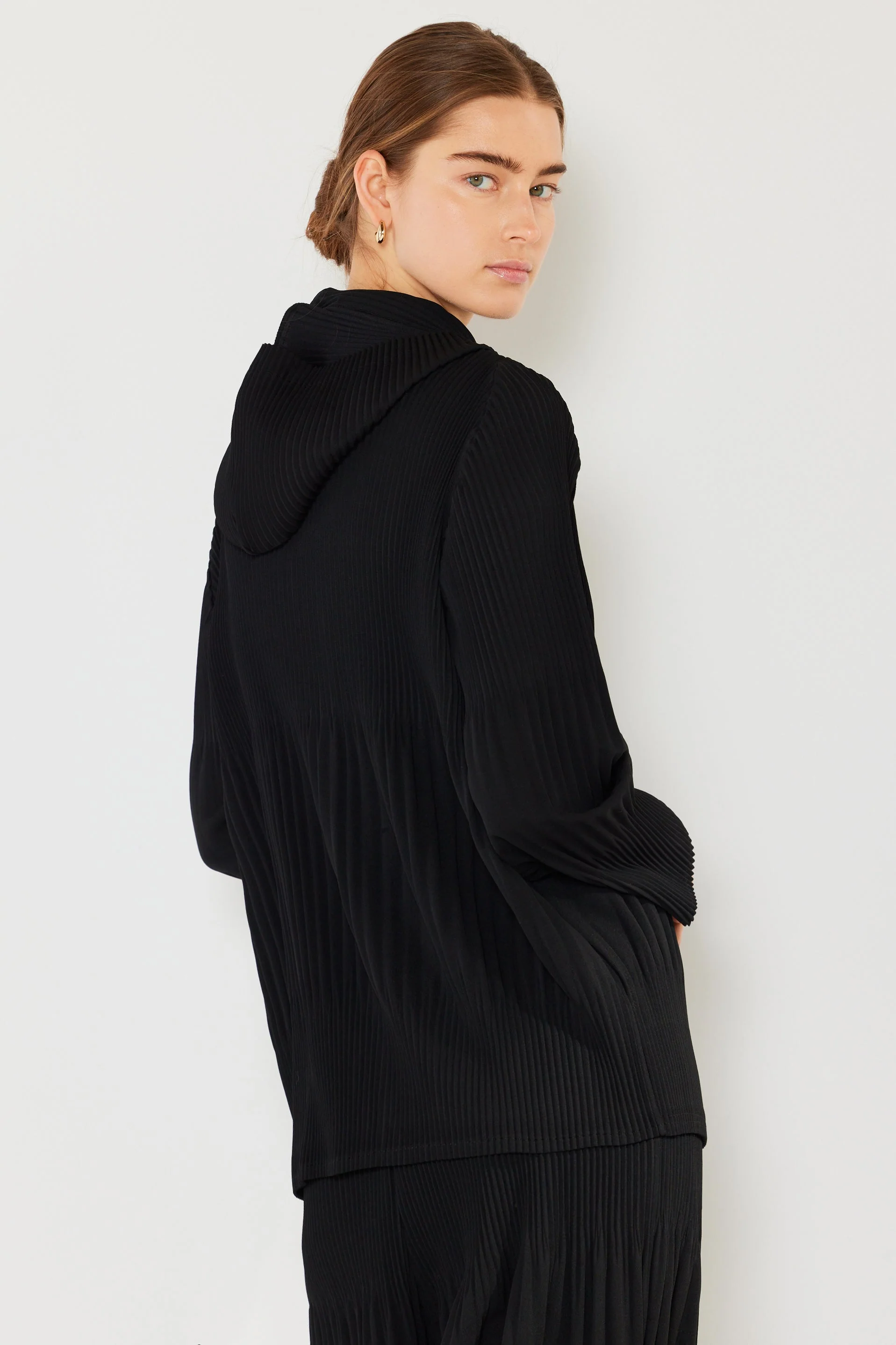 Marina West Pleated Unisex Plissé Jacket with 2-Way Zipper (J05HD) - Black - Image 3