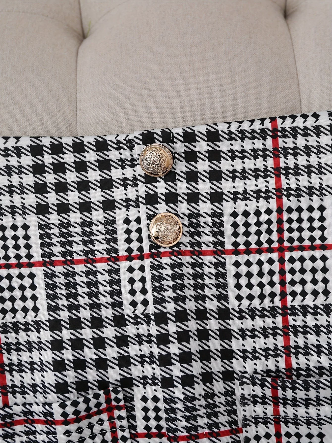 Plus Size Plaid Skirt Suit for Women – Two-Piece Blazer and High Waist Skirt Set - Image 4