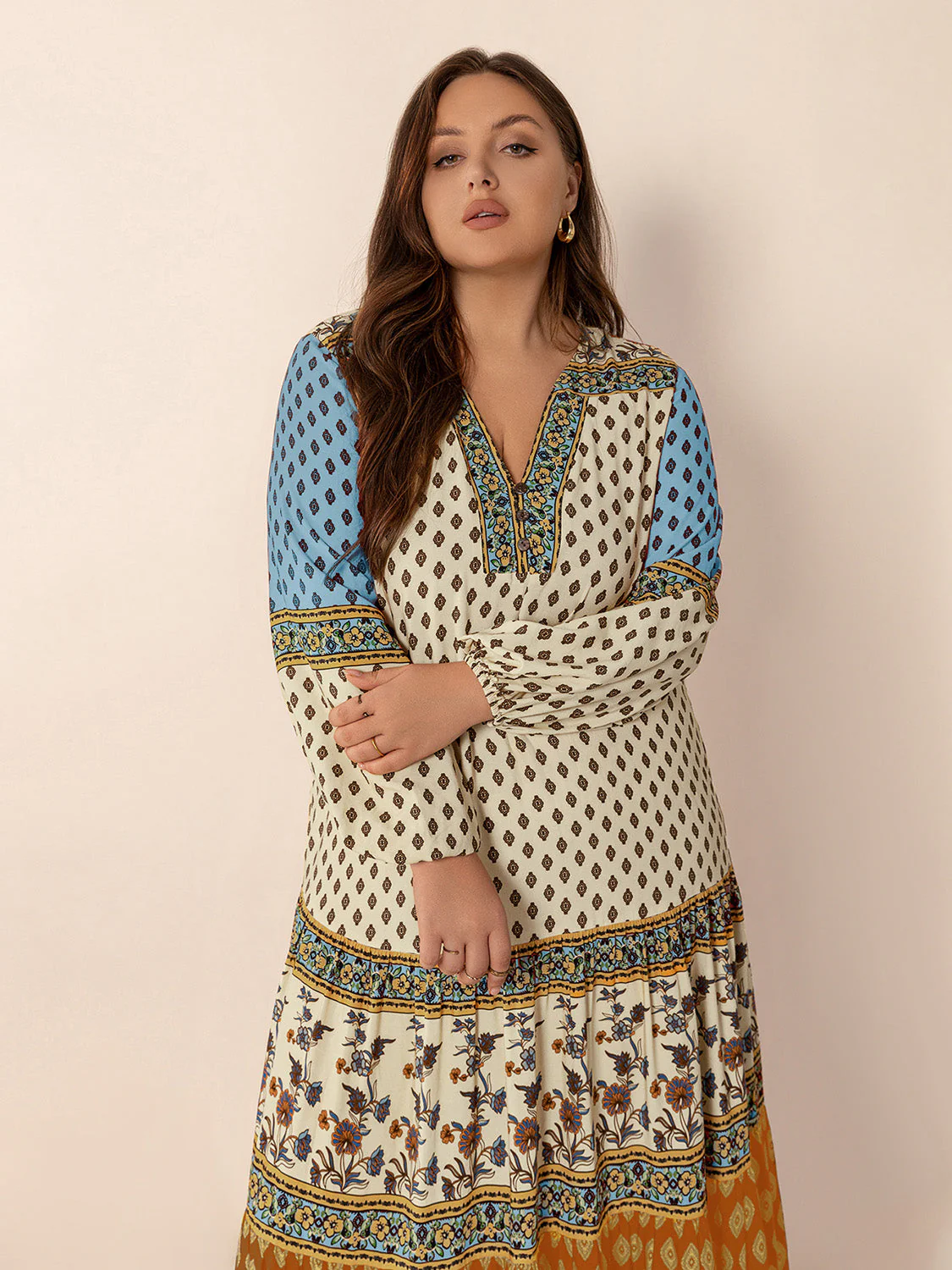 Plus Size Printed V-Neck Balloon Sleeve Maxi Dress - Image 5