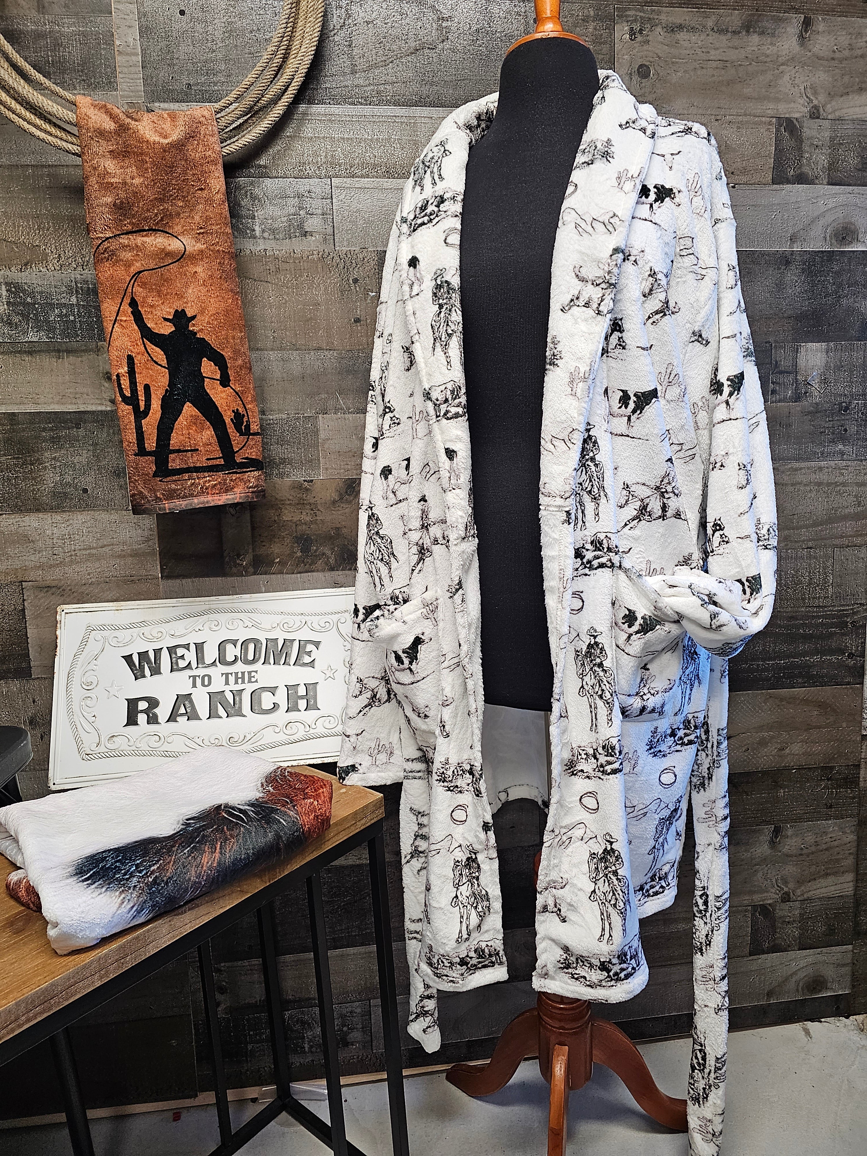 Ranch Life Women's Western Bath Robe - Image 4