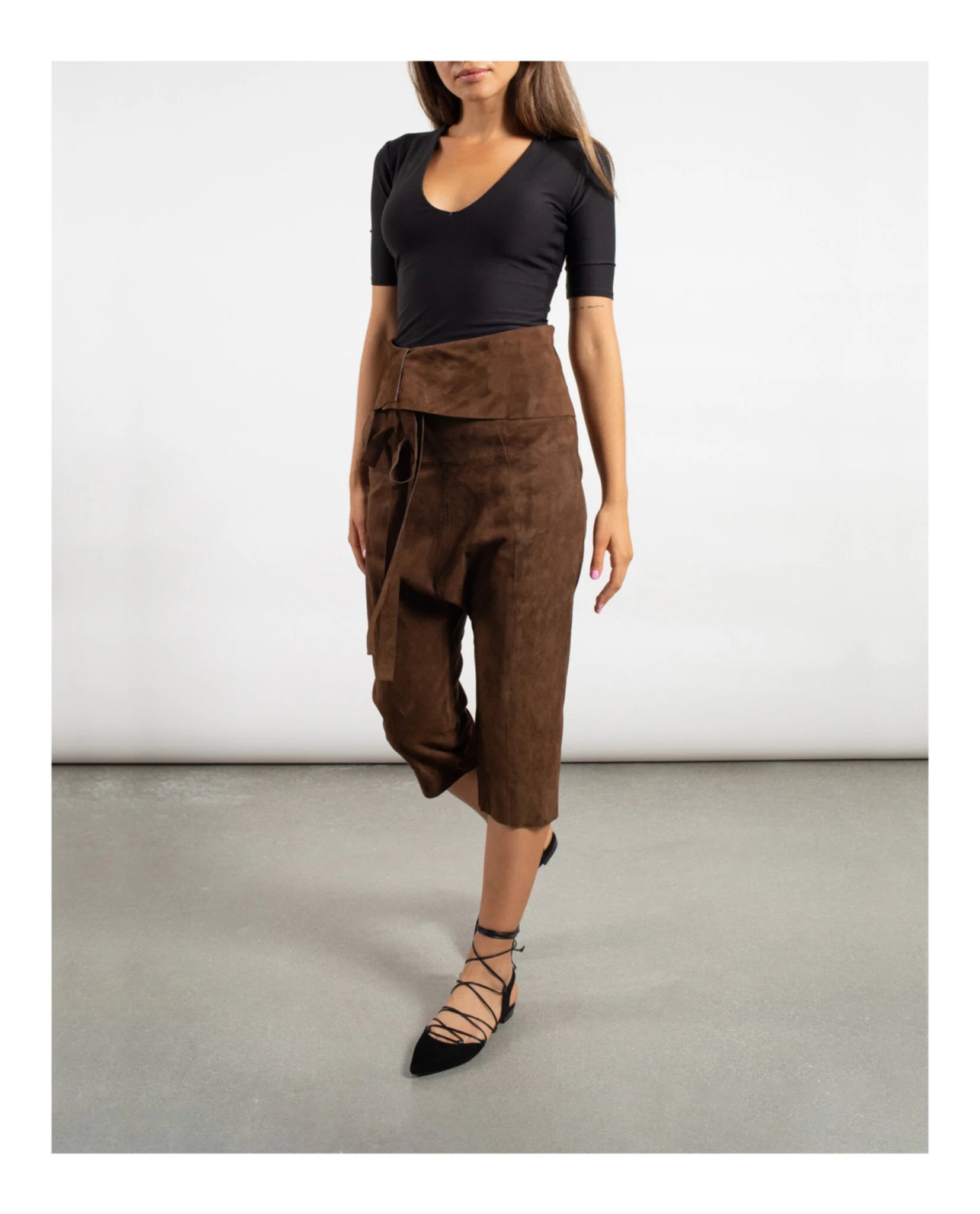 Saint Laurent Cropped Suede Droped Shorts - Image 2
