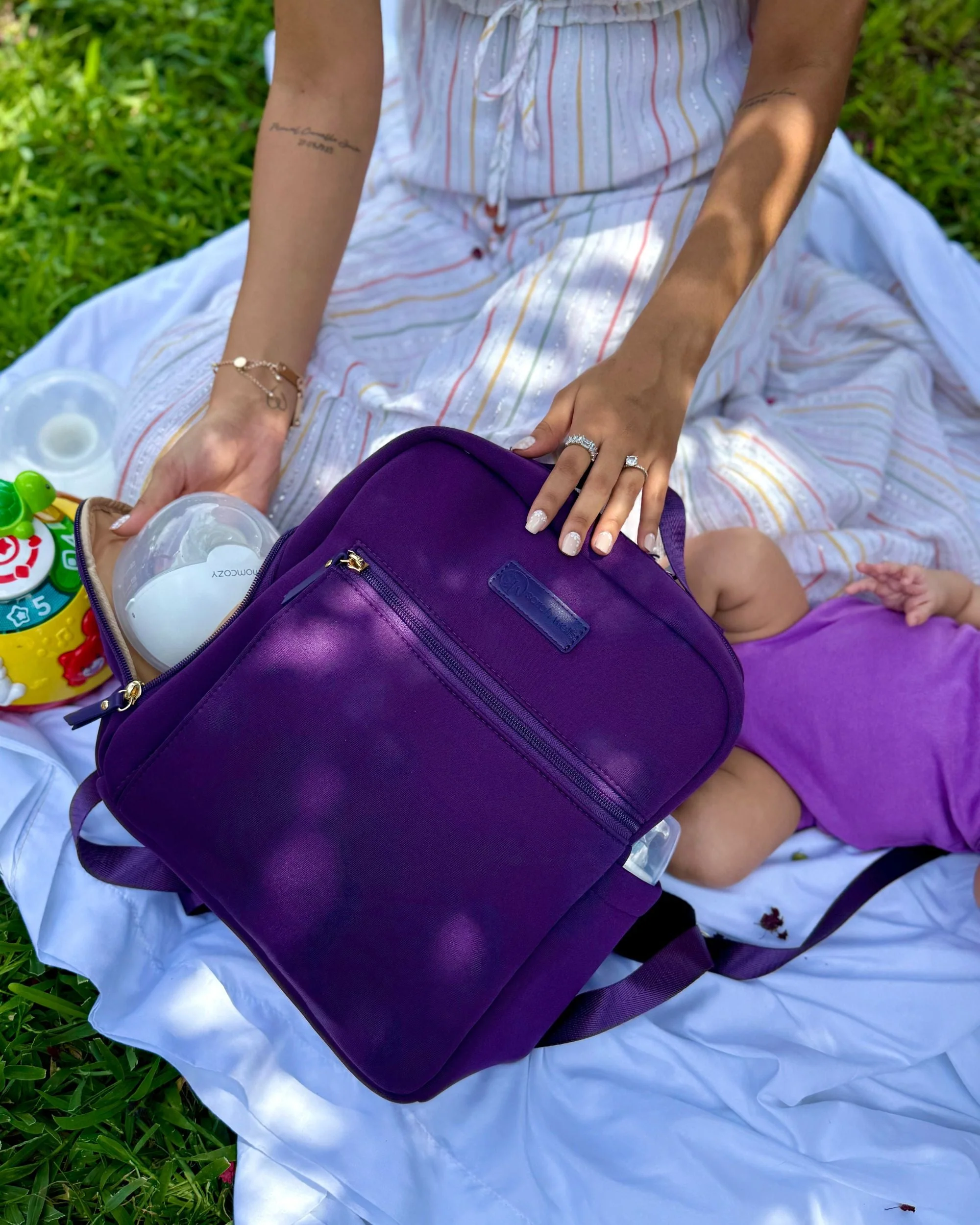 Sarah Wells Fifi Mini Breast Pump Bag – 13" Neoprene Backpack for Wearable Pumps – Insulated, Lightweight, Washable - Image 4