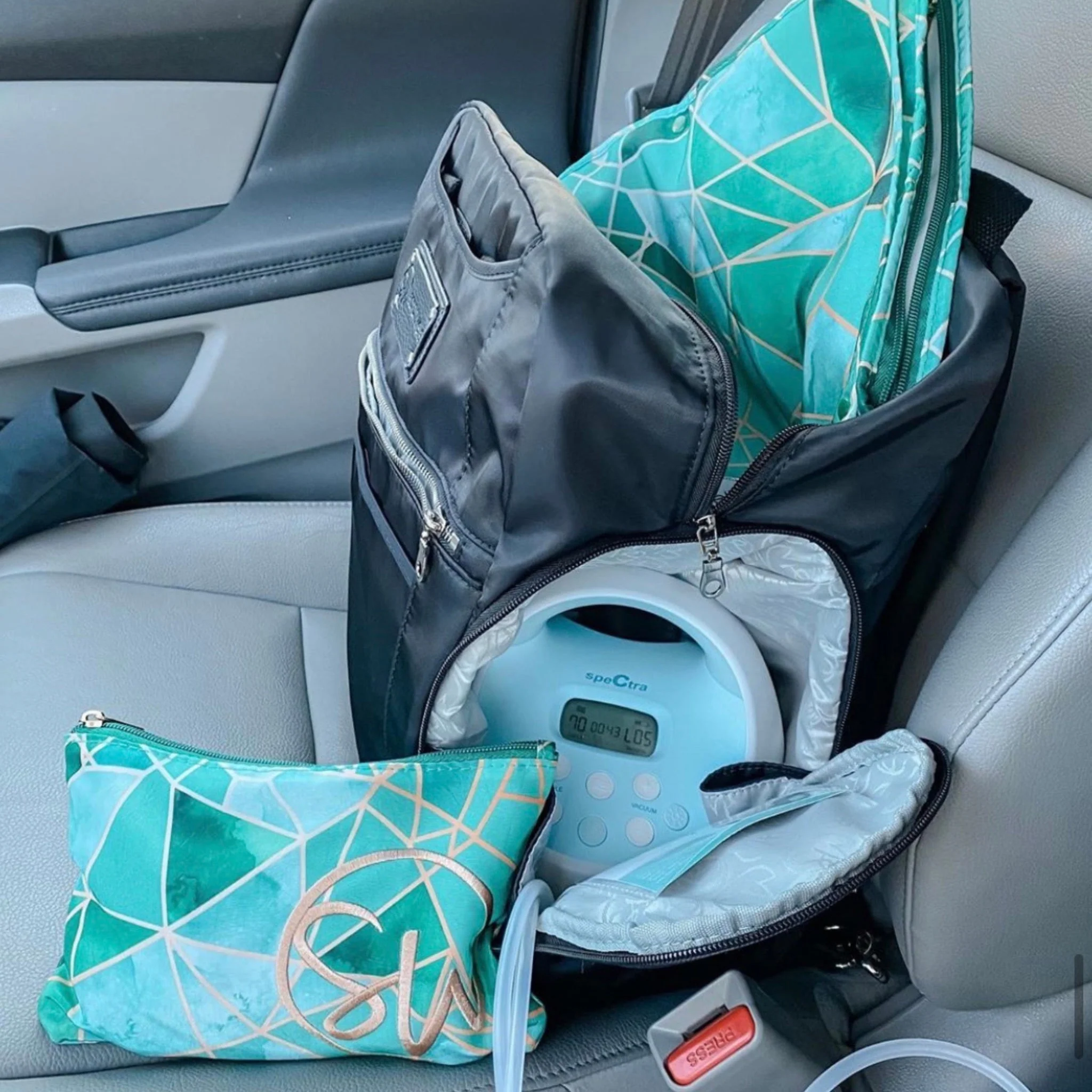 Sarah Wells Kelly Breast Pump Backpack & Tote  – Insulated Pocket, Laptop Sleeve & Easy-Clean Interior – Fits All Pumps for Moms - Image 14
