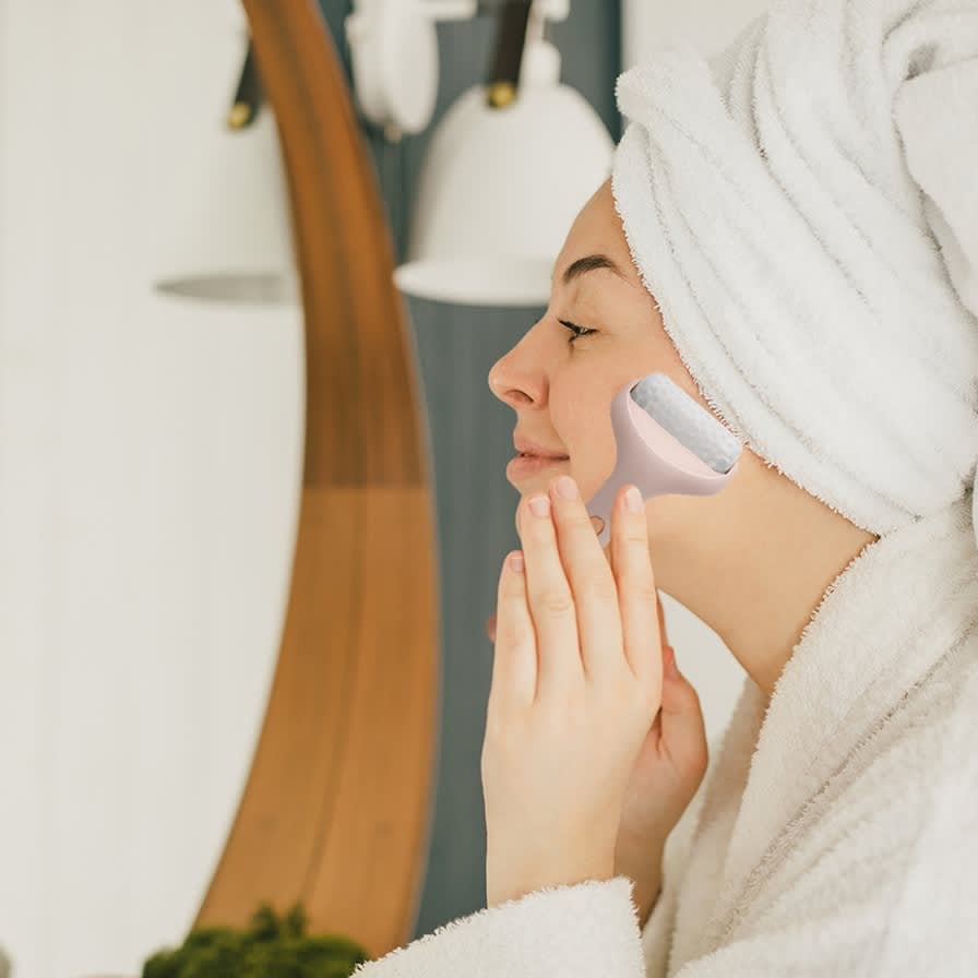 Seeboo Ice Face Roller Massager for Puffiness Relief Pain and Minor Injury Tighten Pores - Image 2